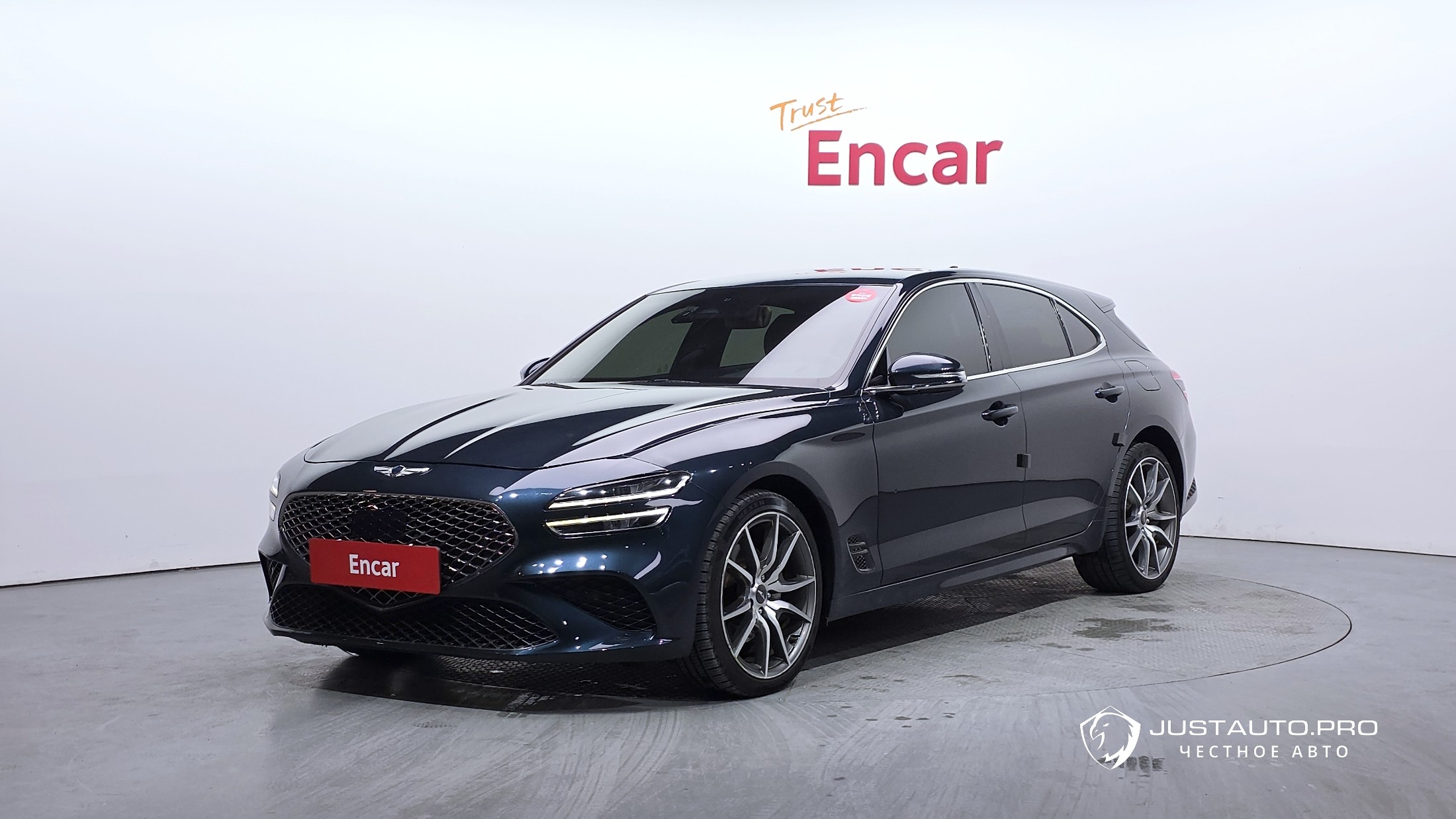 Автомобиль Genesis G70