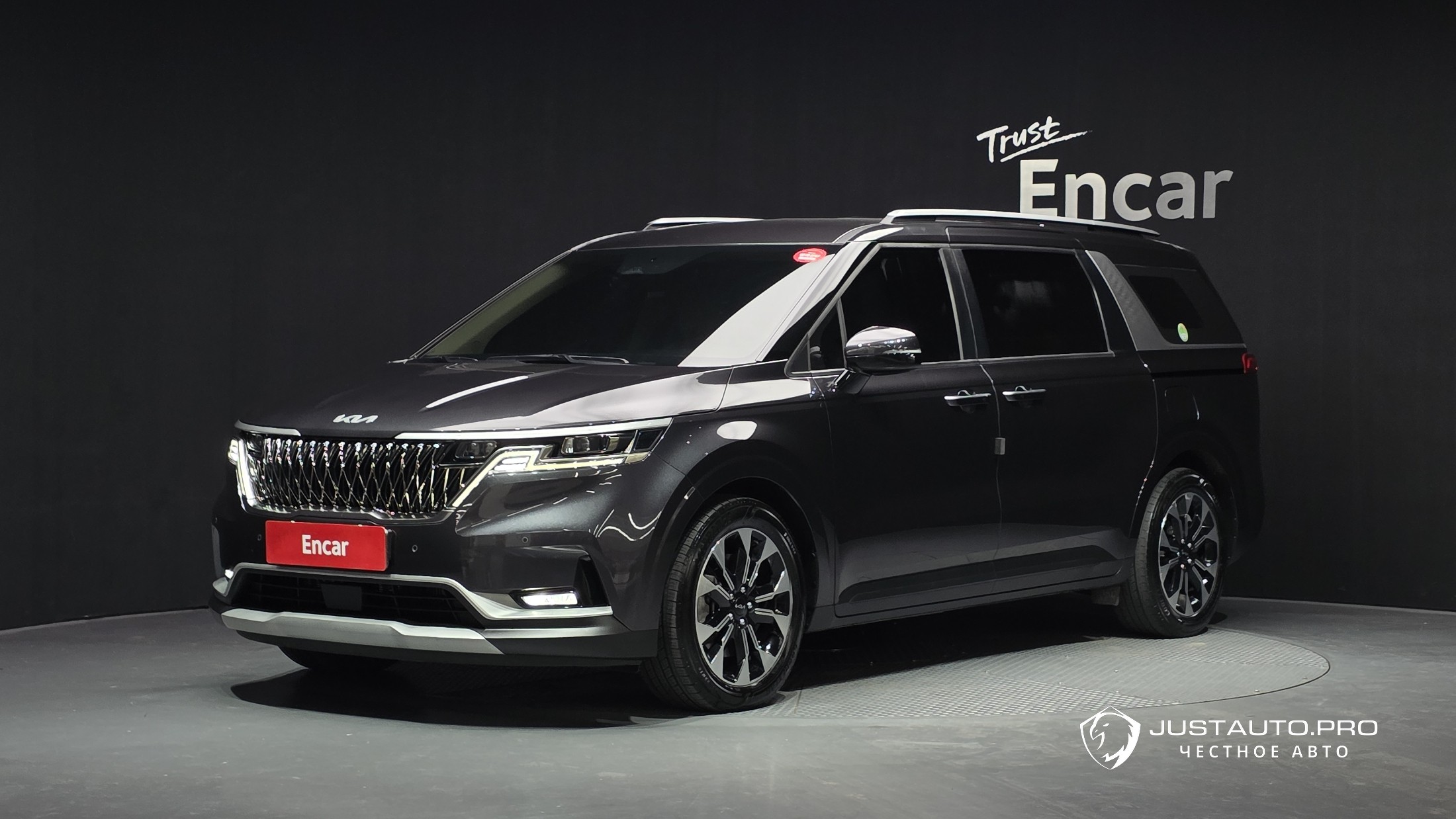 Автомобиль Kia Canival