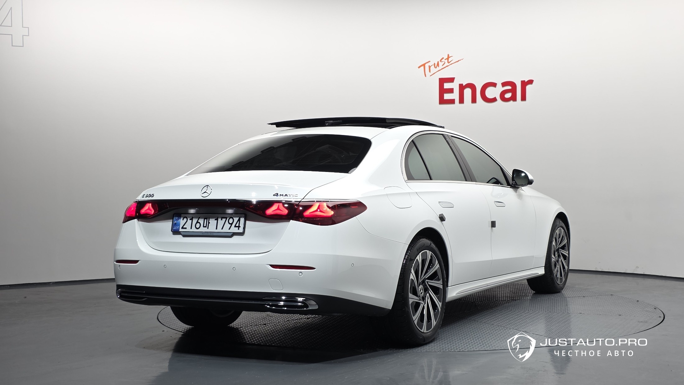 Автомобиль Mercedes-Benz E-Class