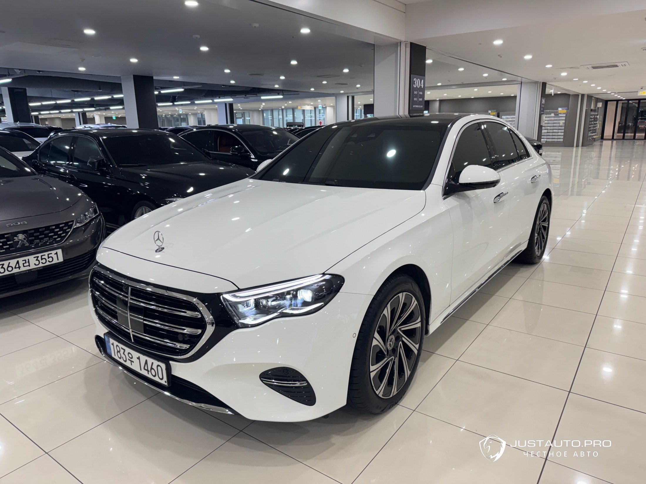 Автомобиль Mercedes-Benz E-Class