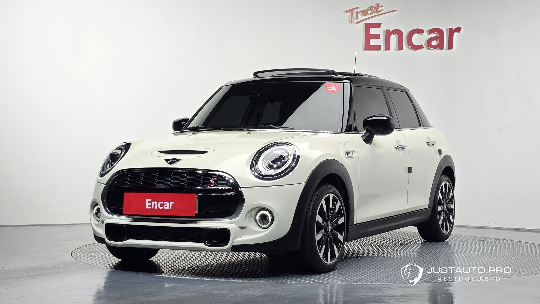 Автомобиль Mini Cooper