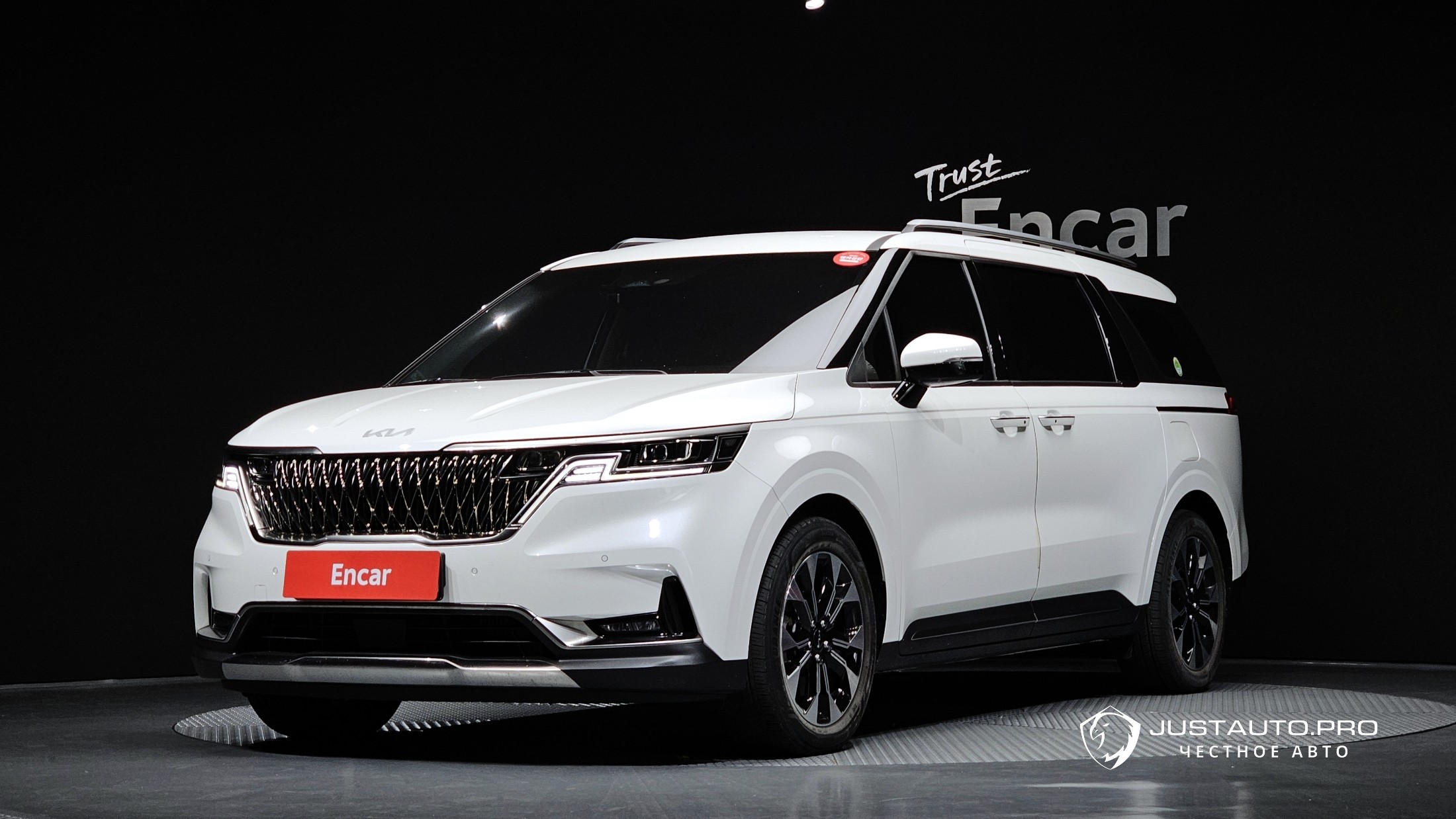 Автомобиль Kia Canival