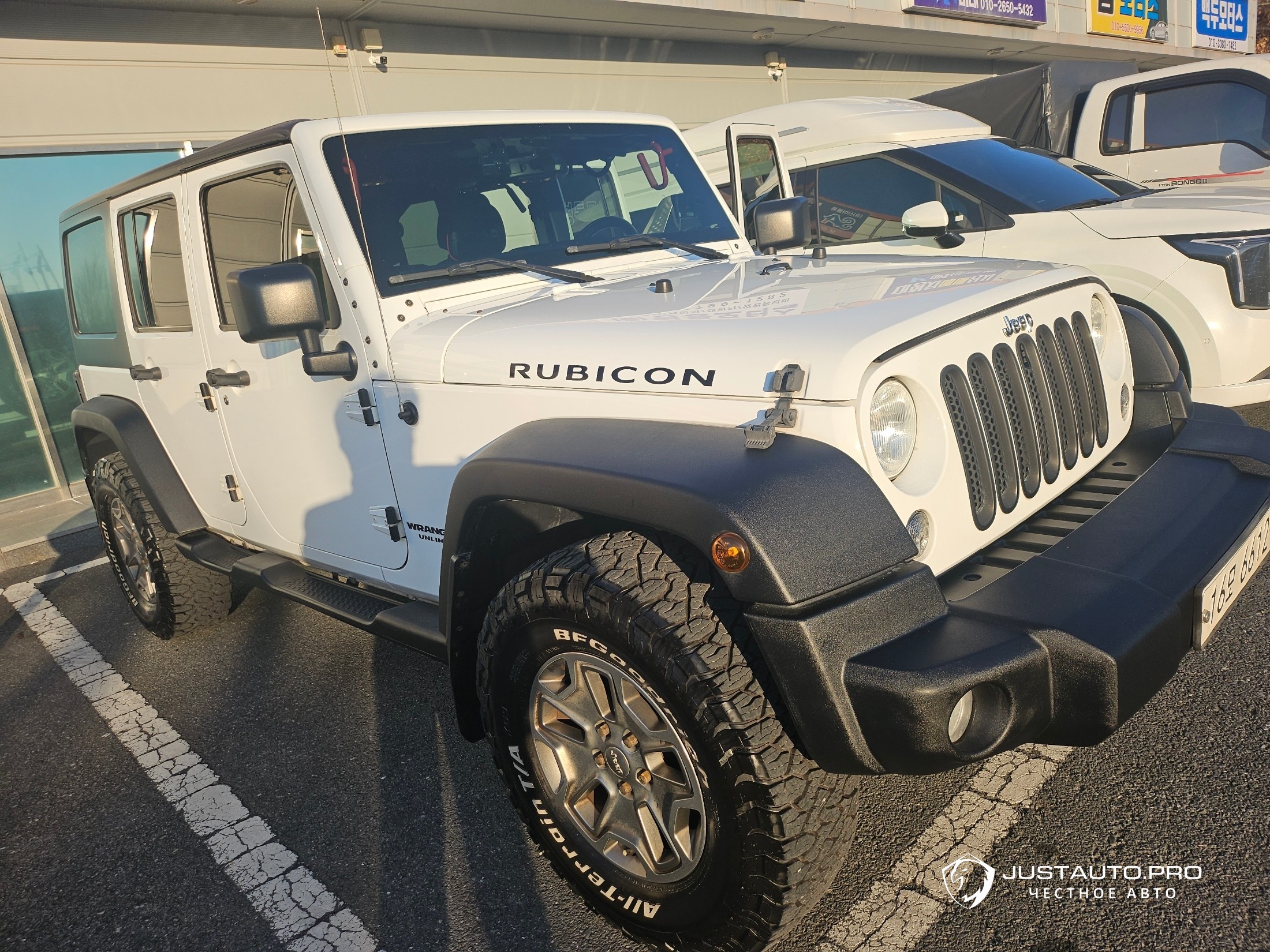Автомобиль Jeep Wrangler