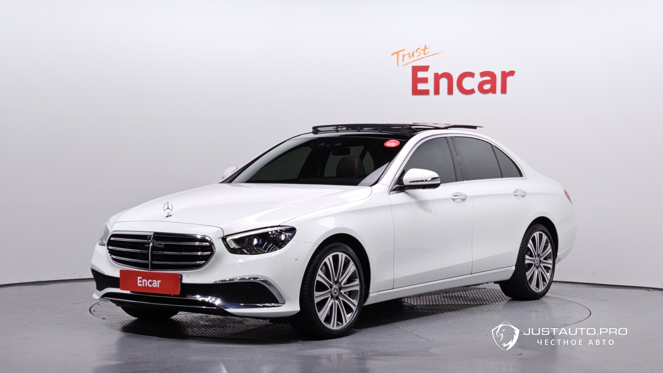 Автомобиль Mercedes-Benz E-Class