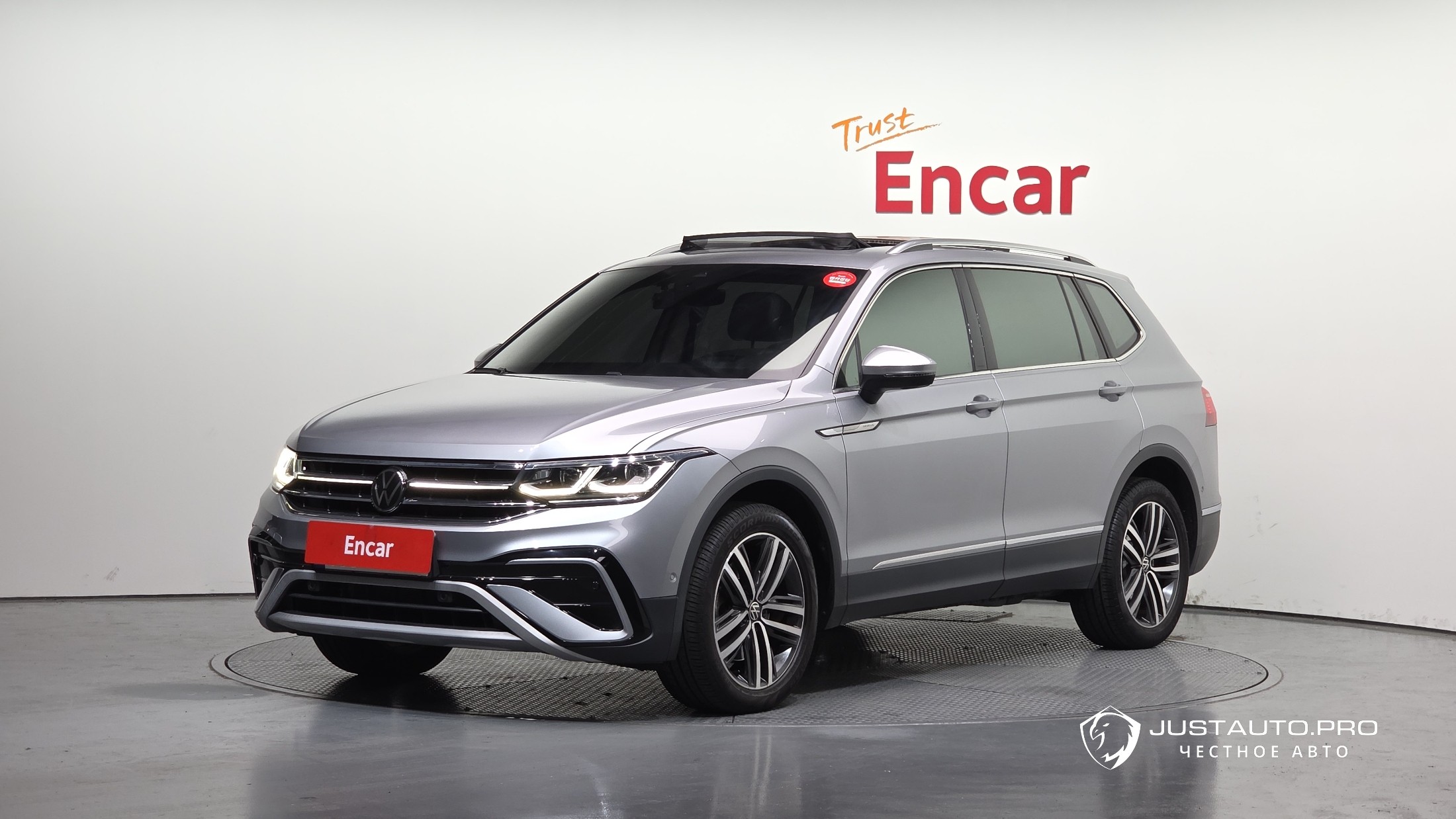 Автомобиль Volkswagen Tiguan