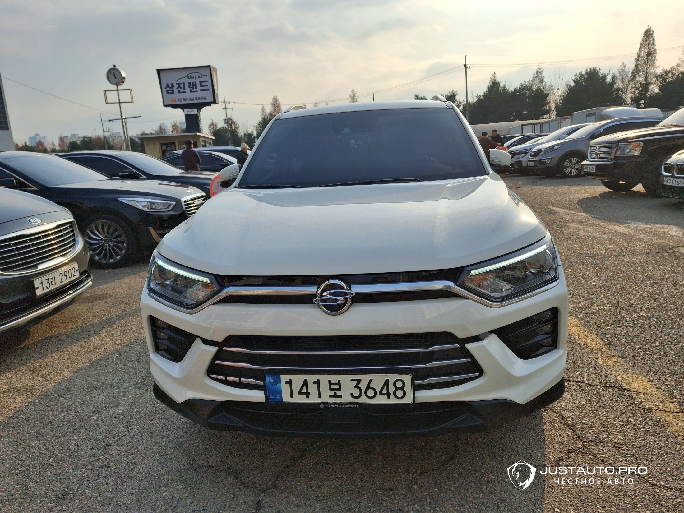 Автомобиль KG_Mobility_Ssangyong KORANDO