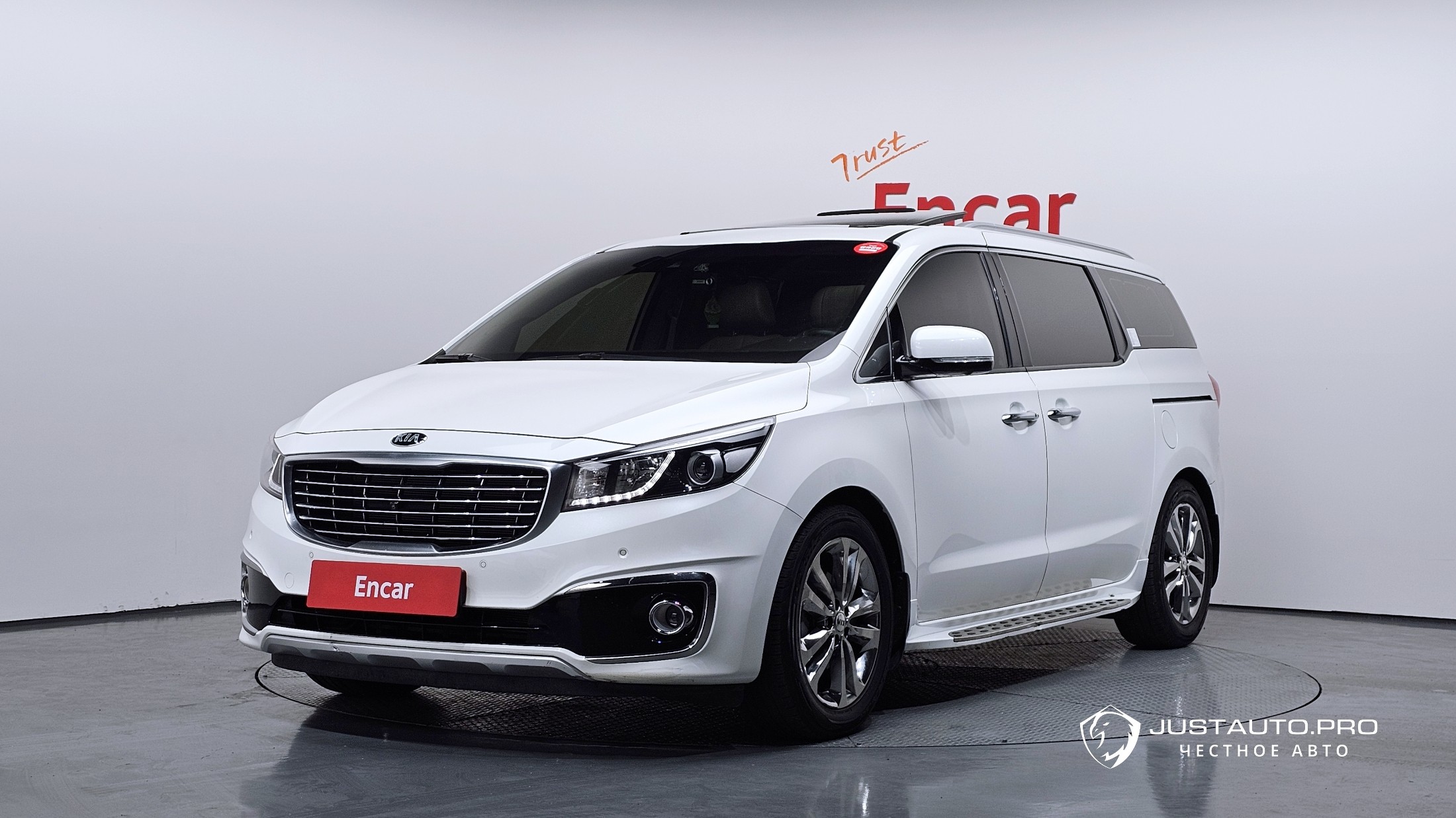 Автомобиль Kia Canival