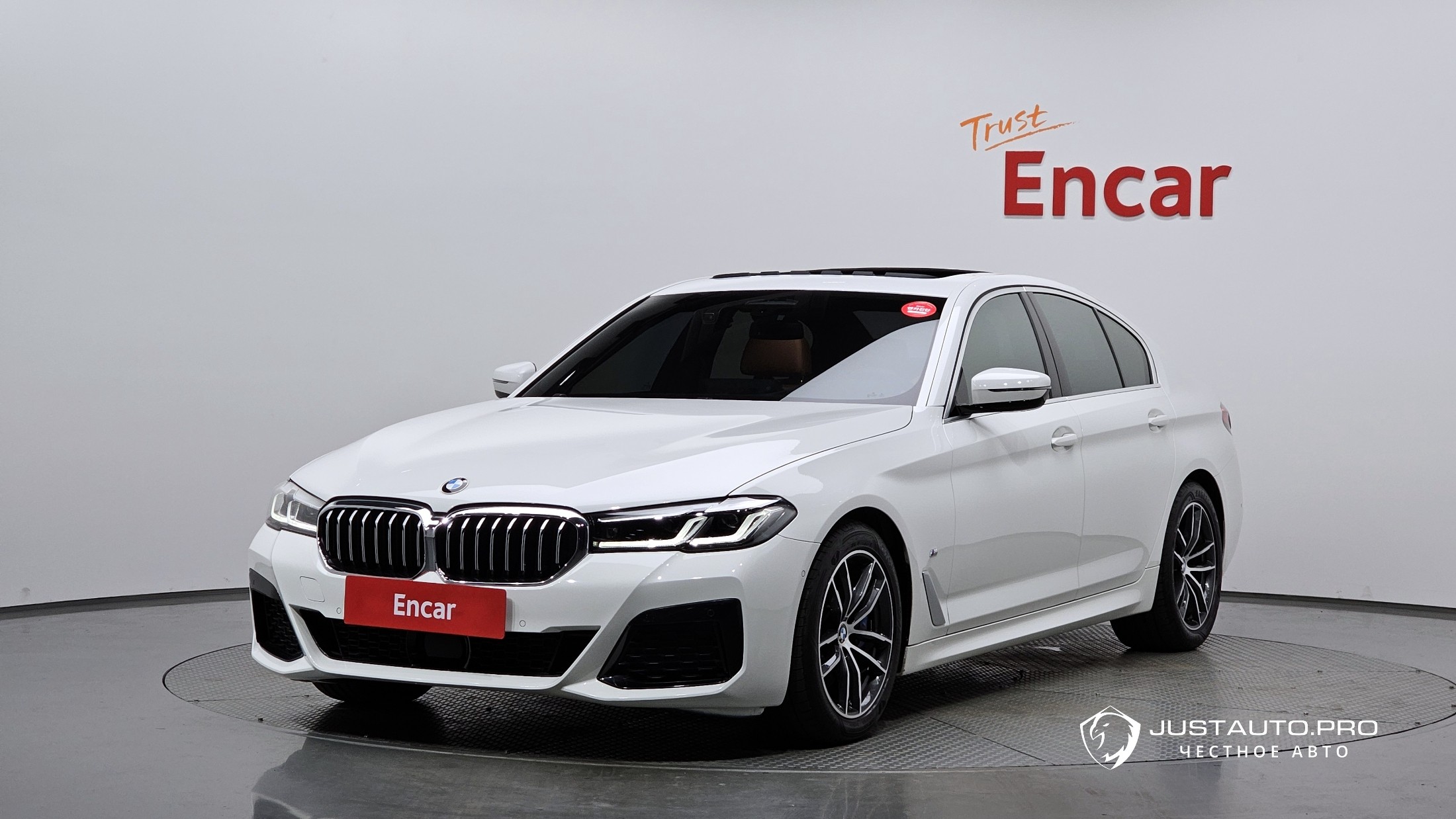 Автомобиль BMW 5-Series