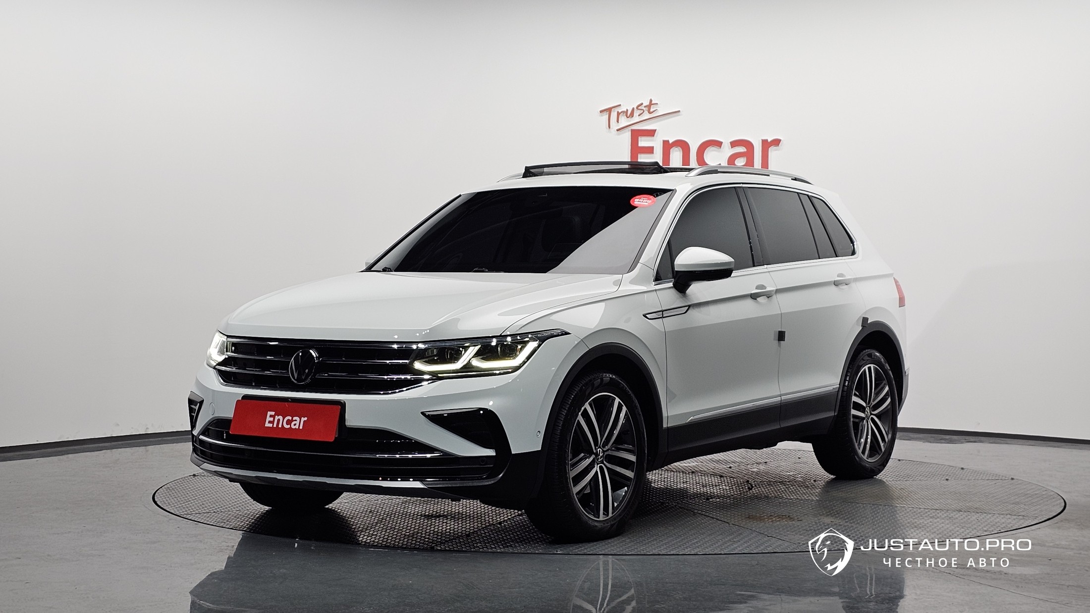 Автомобиль Volkswagen Tiguan