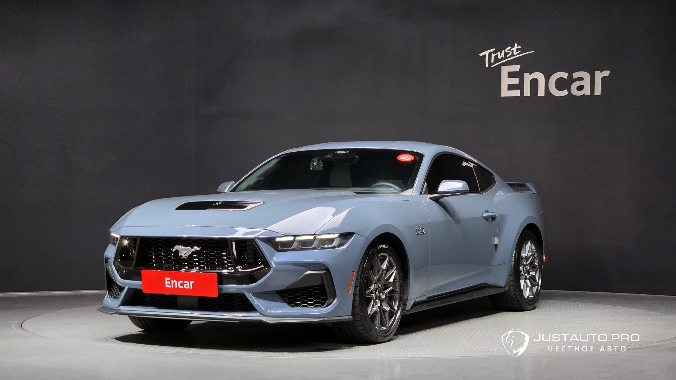 Автомобиль Ford Mustang