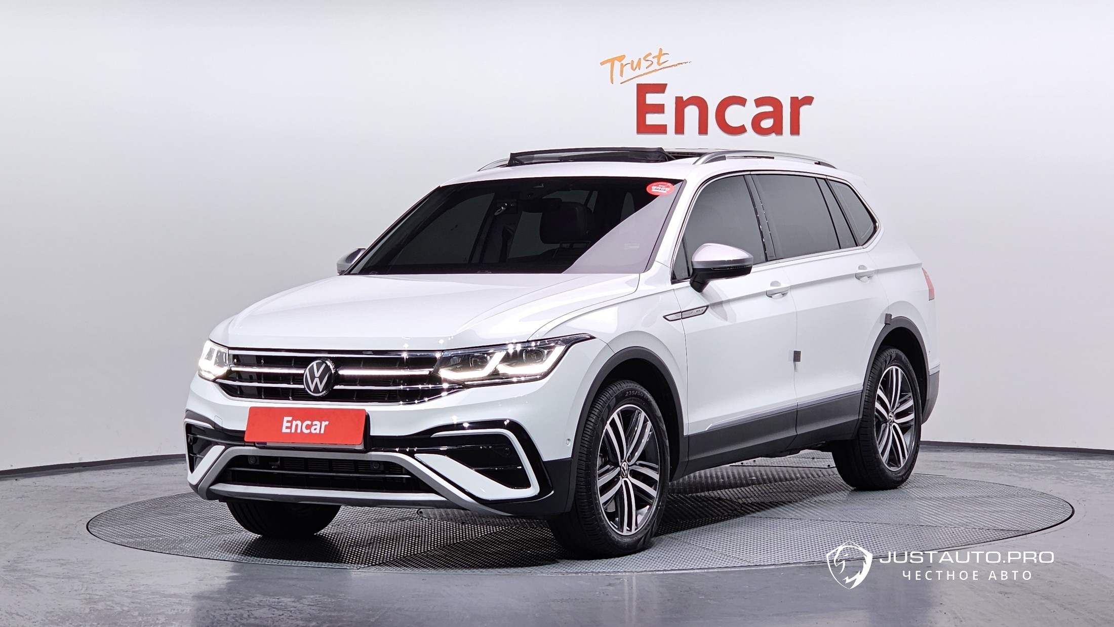 Автомобиль Volkswagen Tiguan
