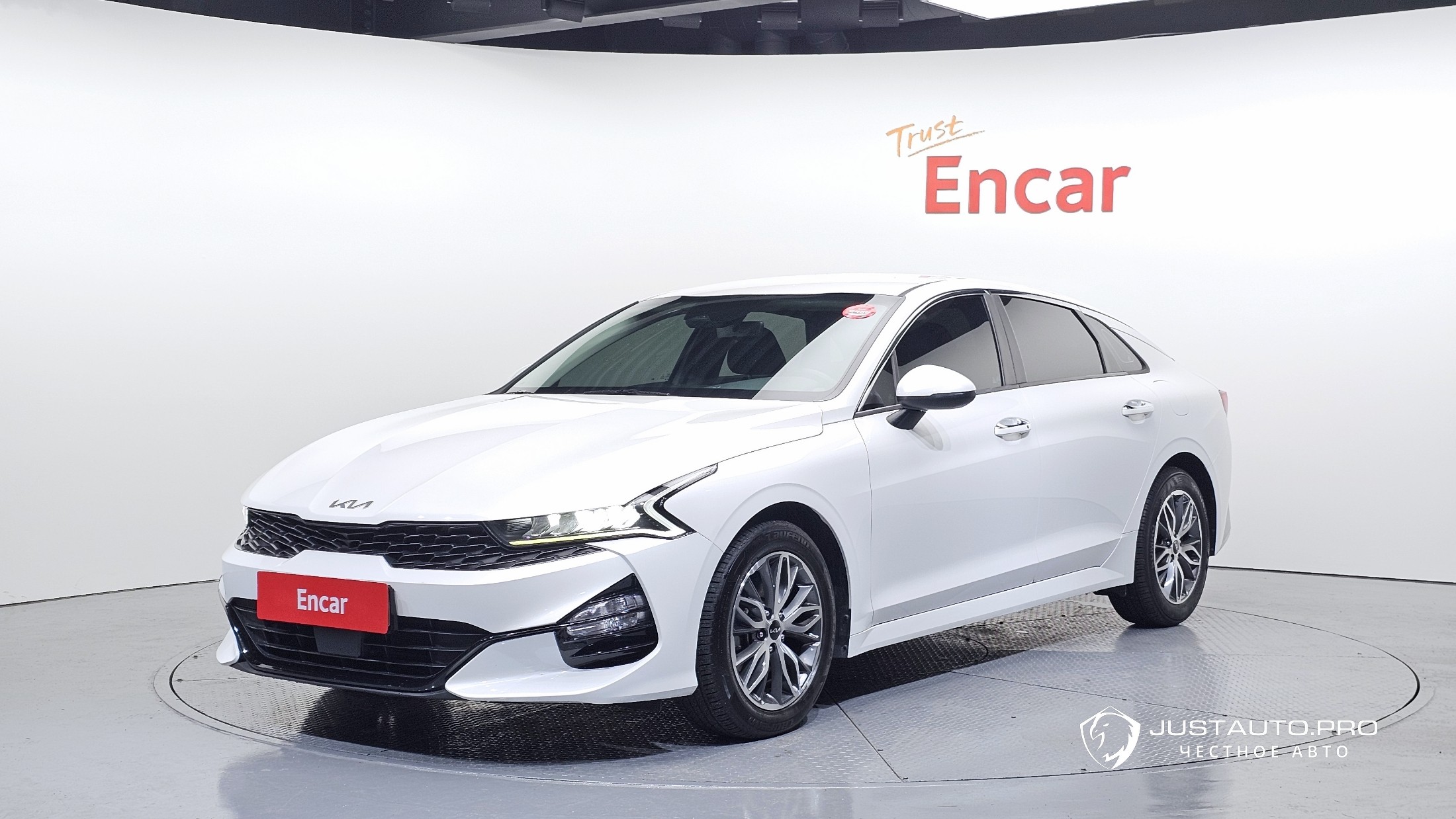 Автомобиль Kia K5