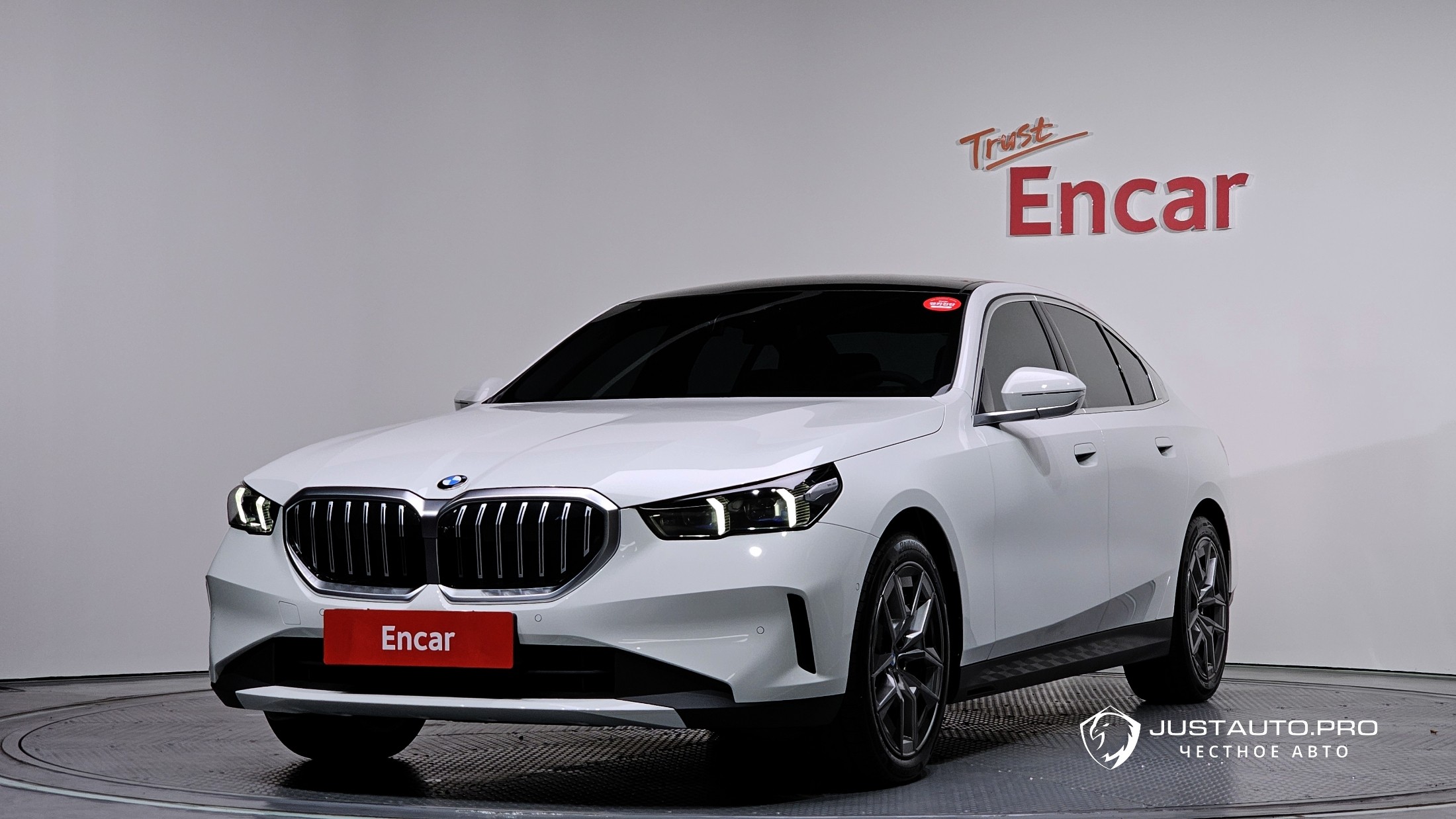 Автомобиль BMW 5-Series