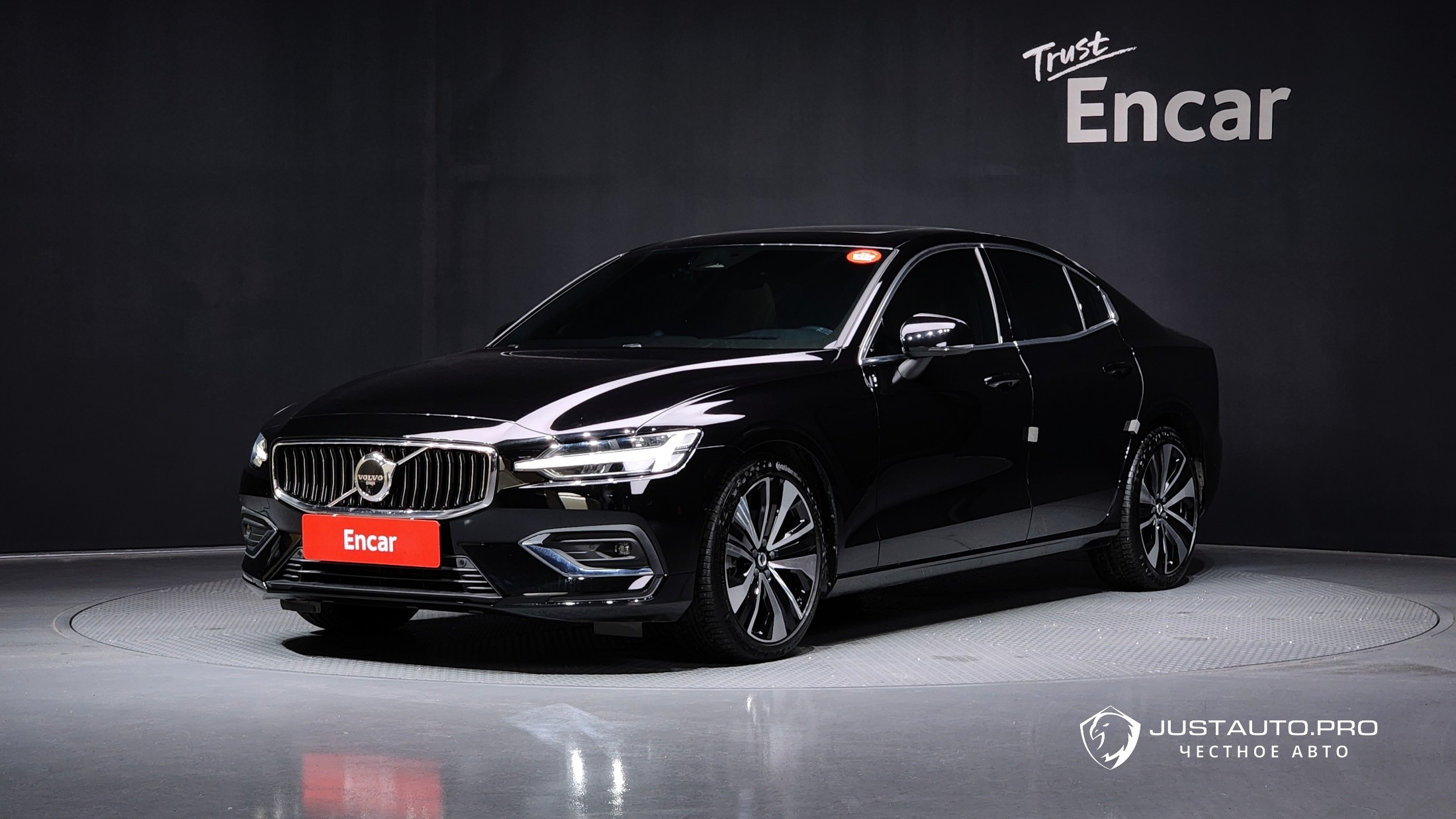 Автомобиль Volvo S60