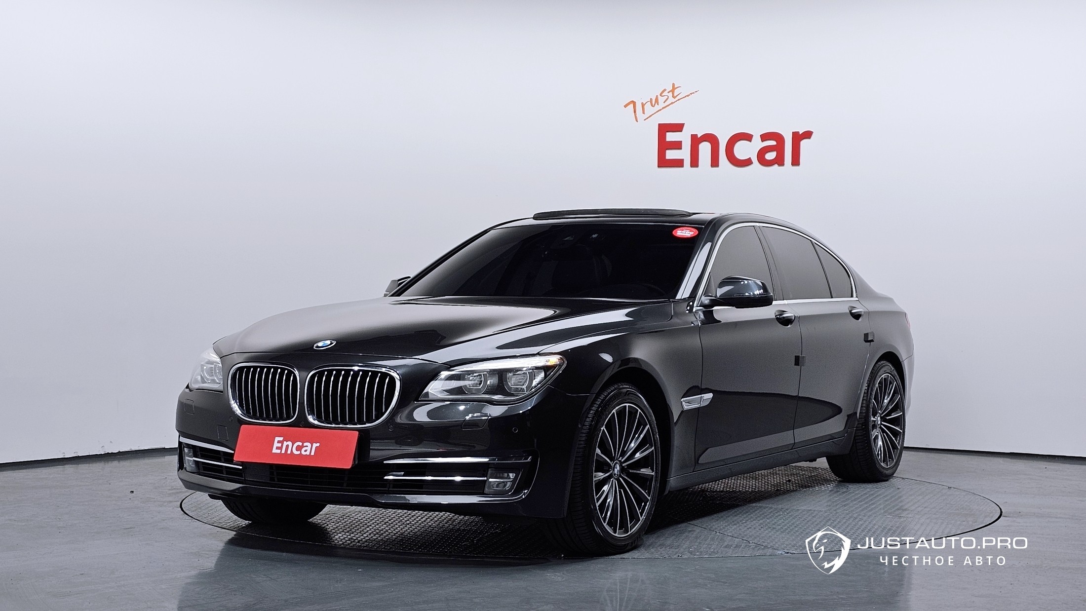 Автомобиль BMW 7-Series