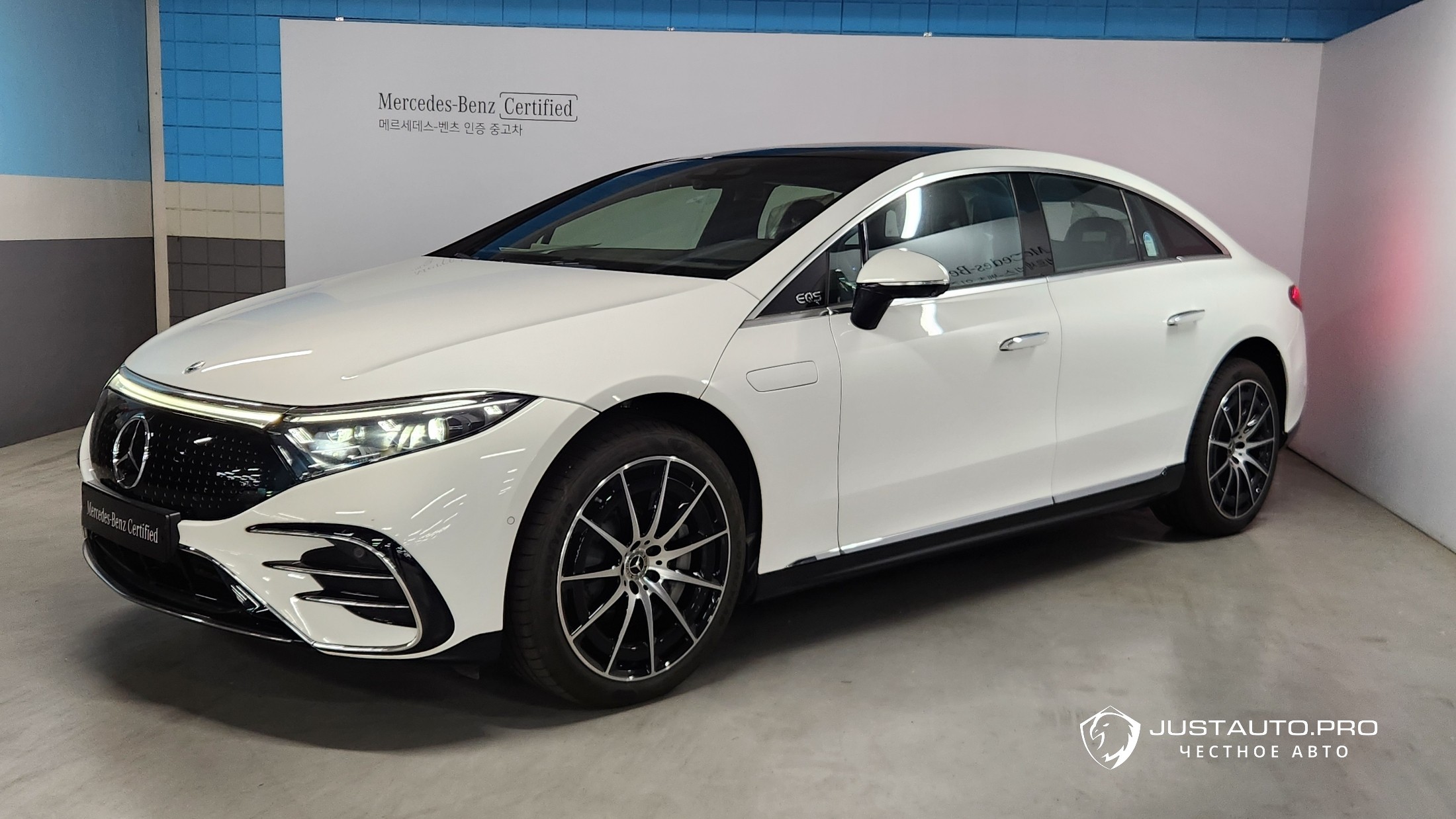 Автомобиль Mercedes-Benz EQS