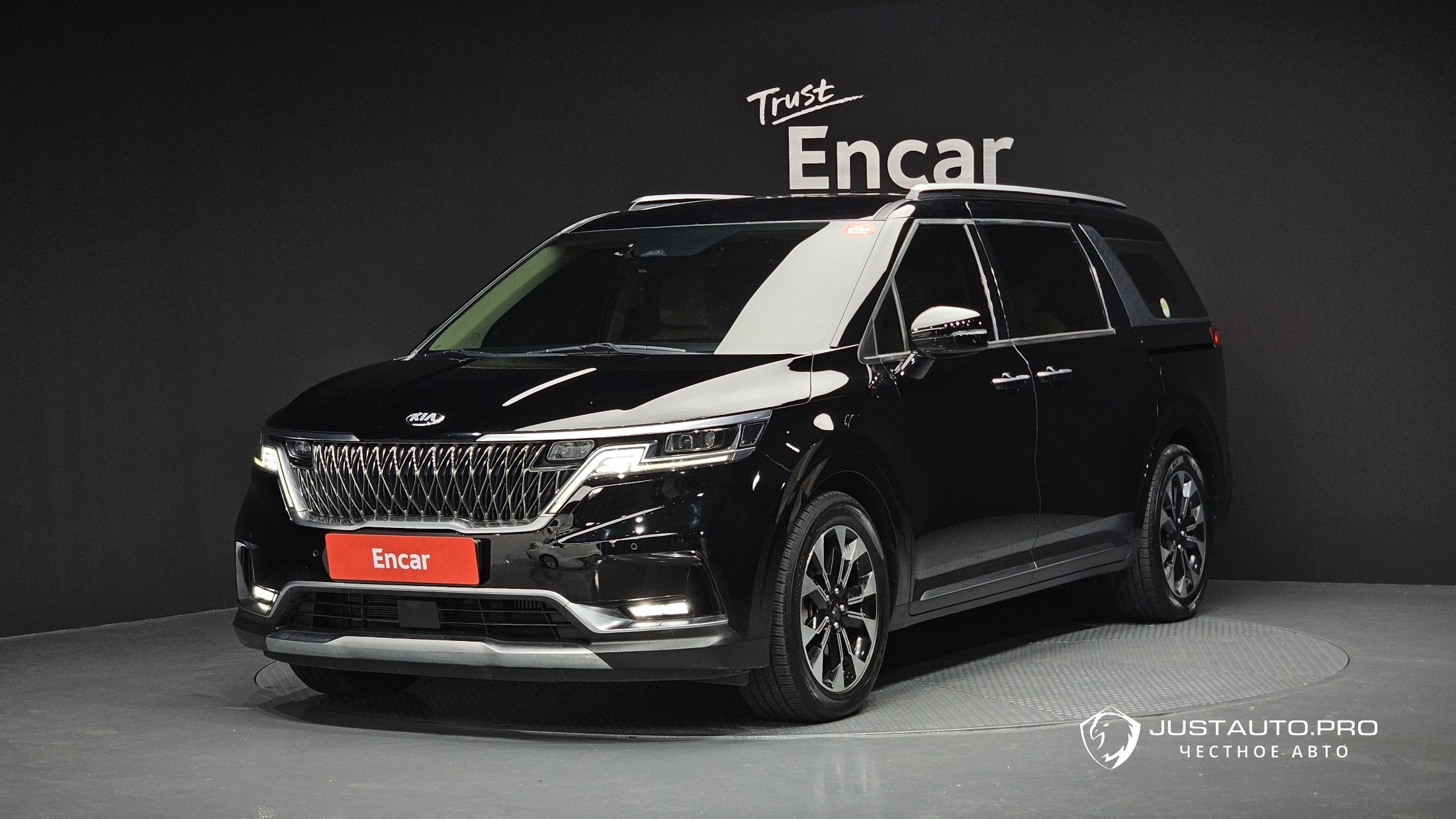 Автомобиль Kia Canival