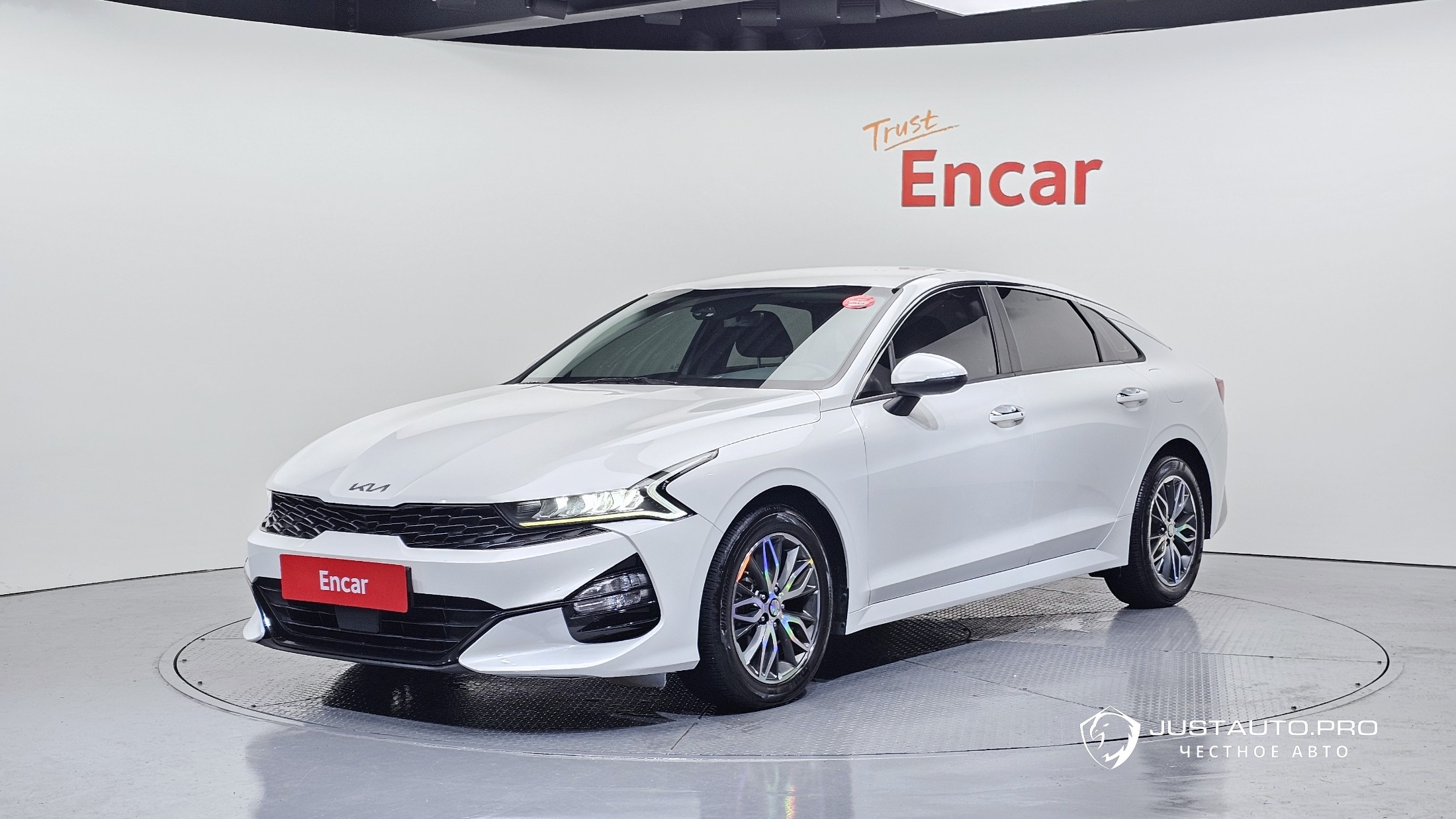 Автомобиль Kia K5