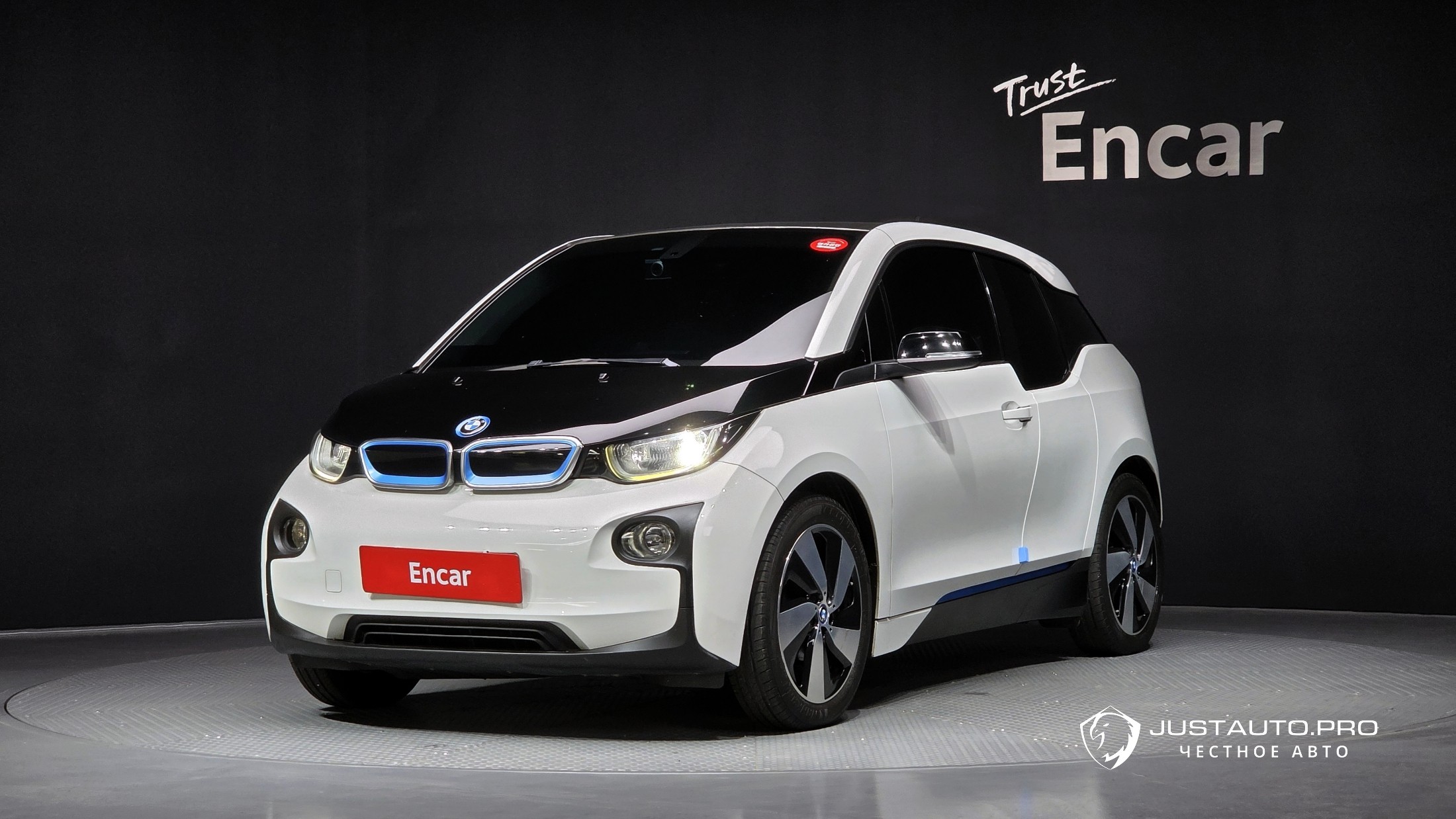 Автомобиль BMW i3