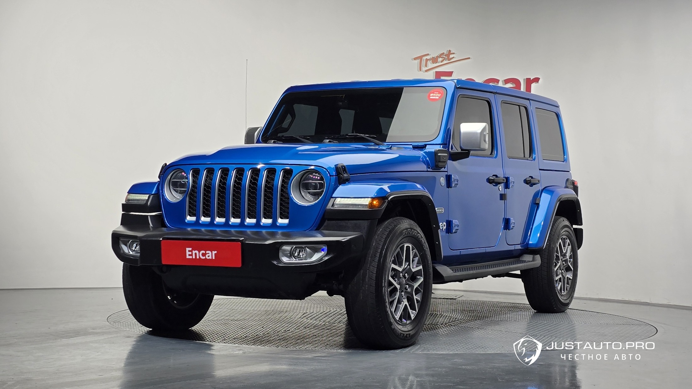 Автомобиль Jeep Wrangler