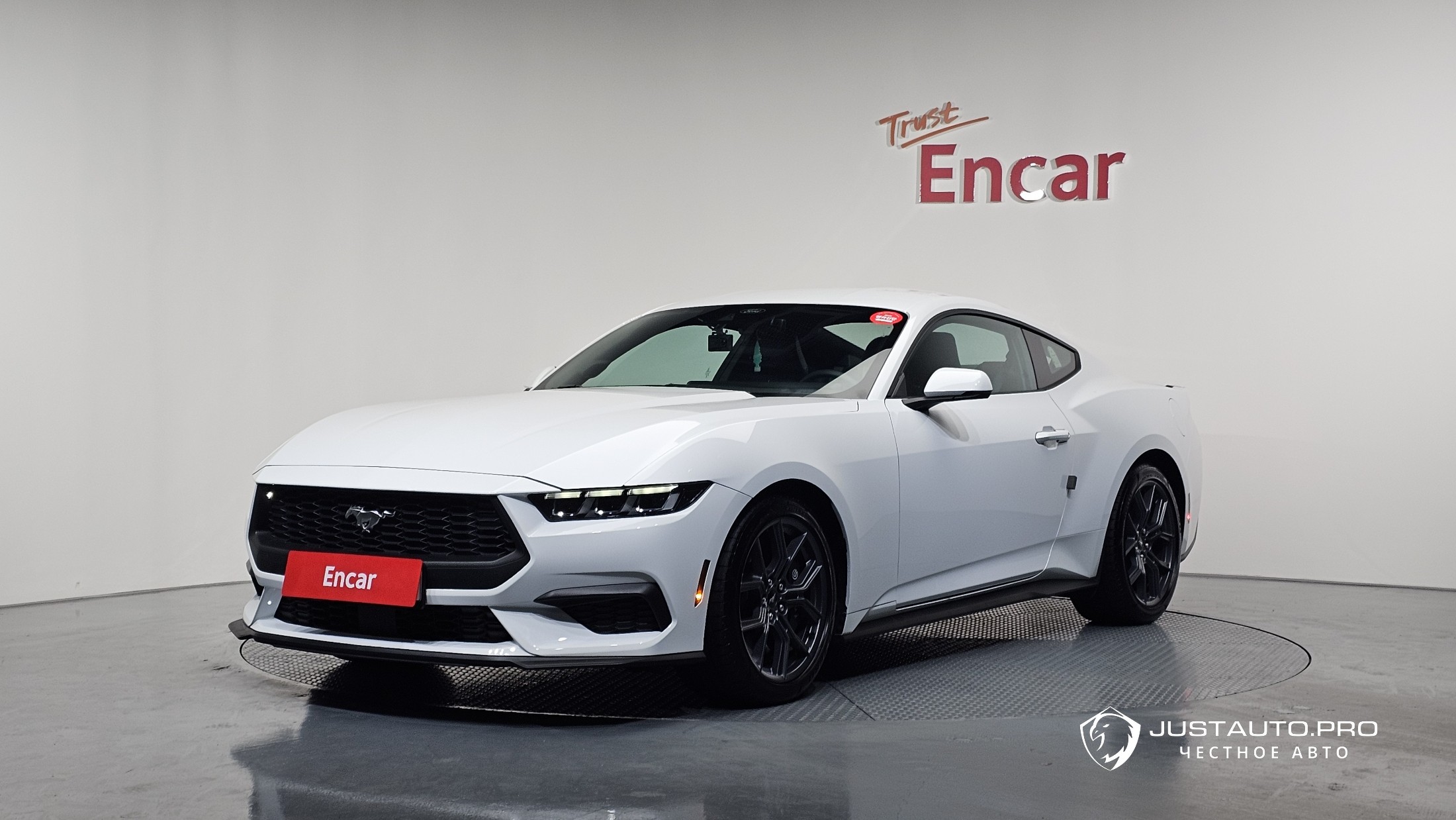 Автомобиль Ford Mustang