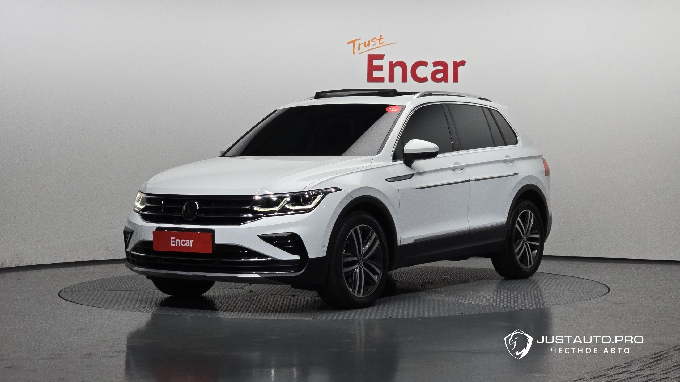 Автомобиль Volkswagen Tiguan