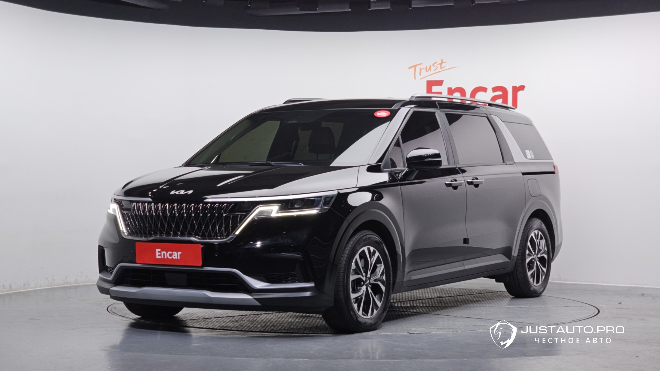 Автомобиль Kia Canival