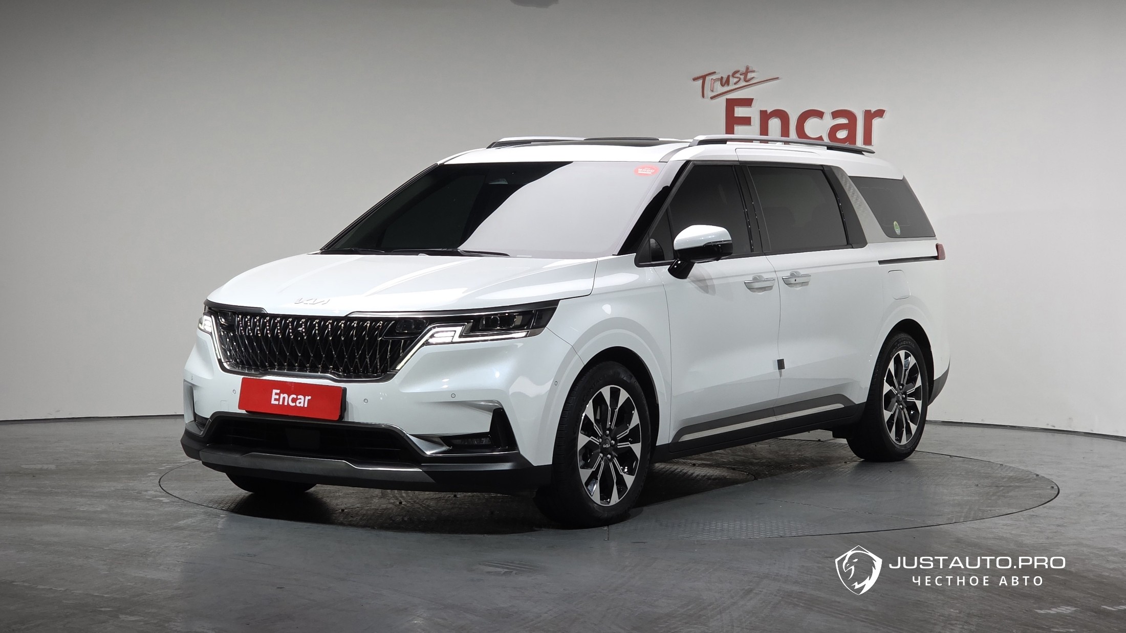 Автомобиль Kia Canival