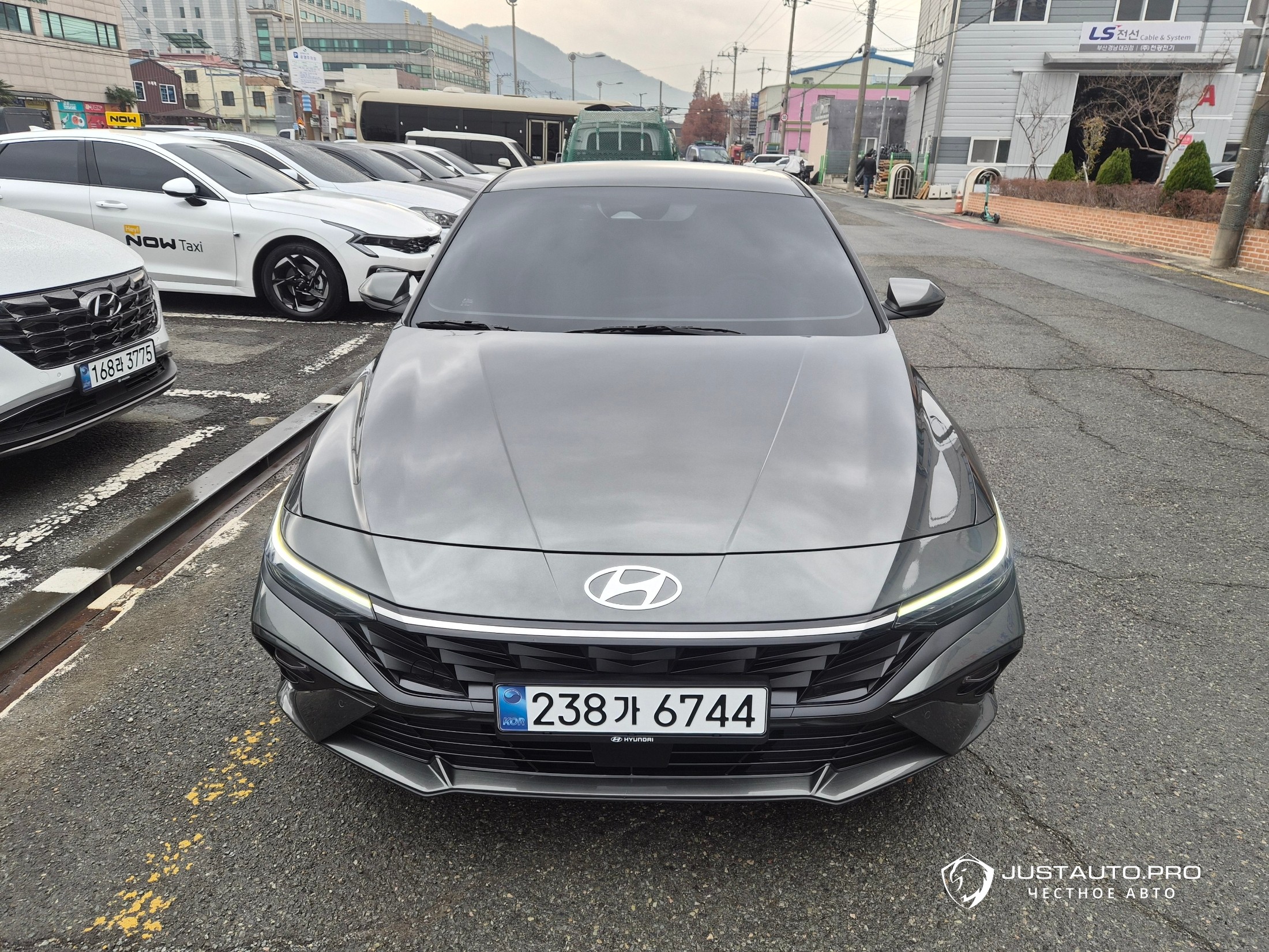 Автомобиль Hyundai AVANTE