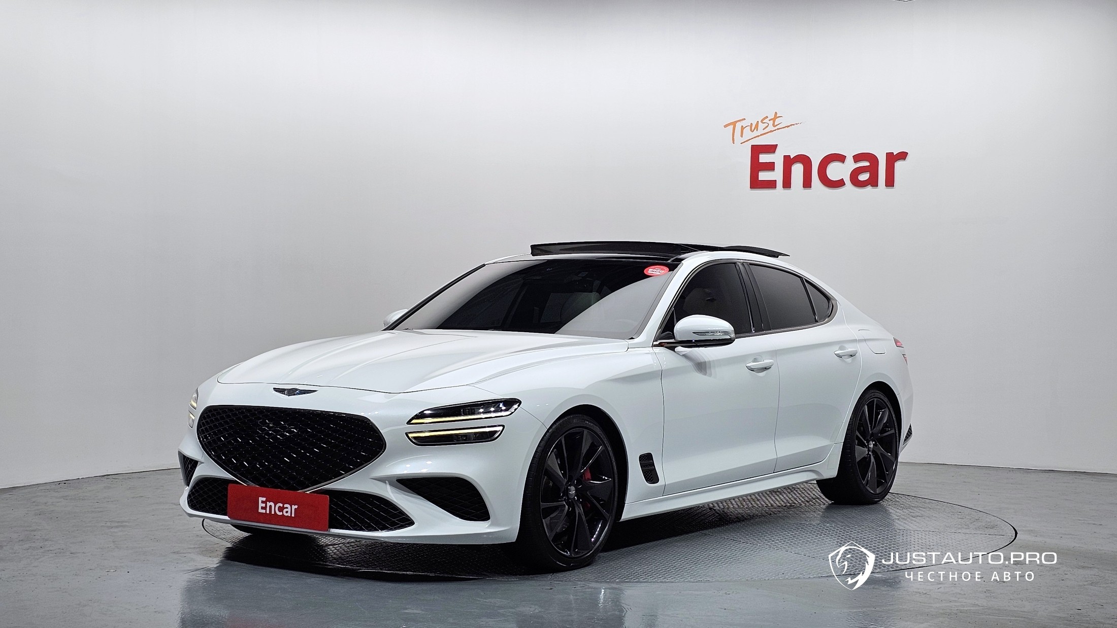 Автомобиль Genesis G70