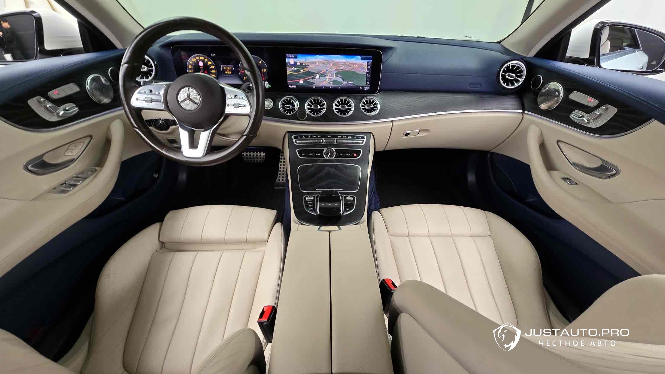 Автомобиль Mercedes-Benz E-Class