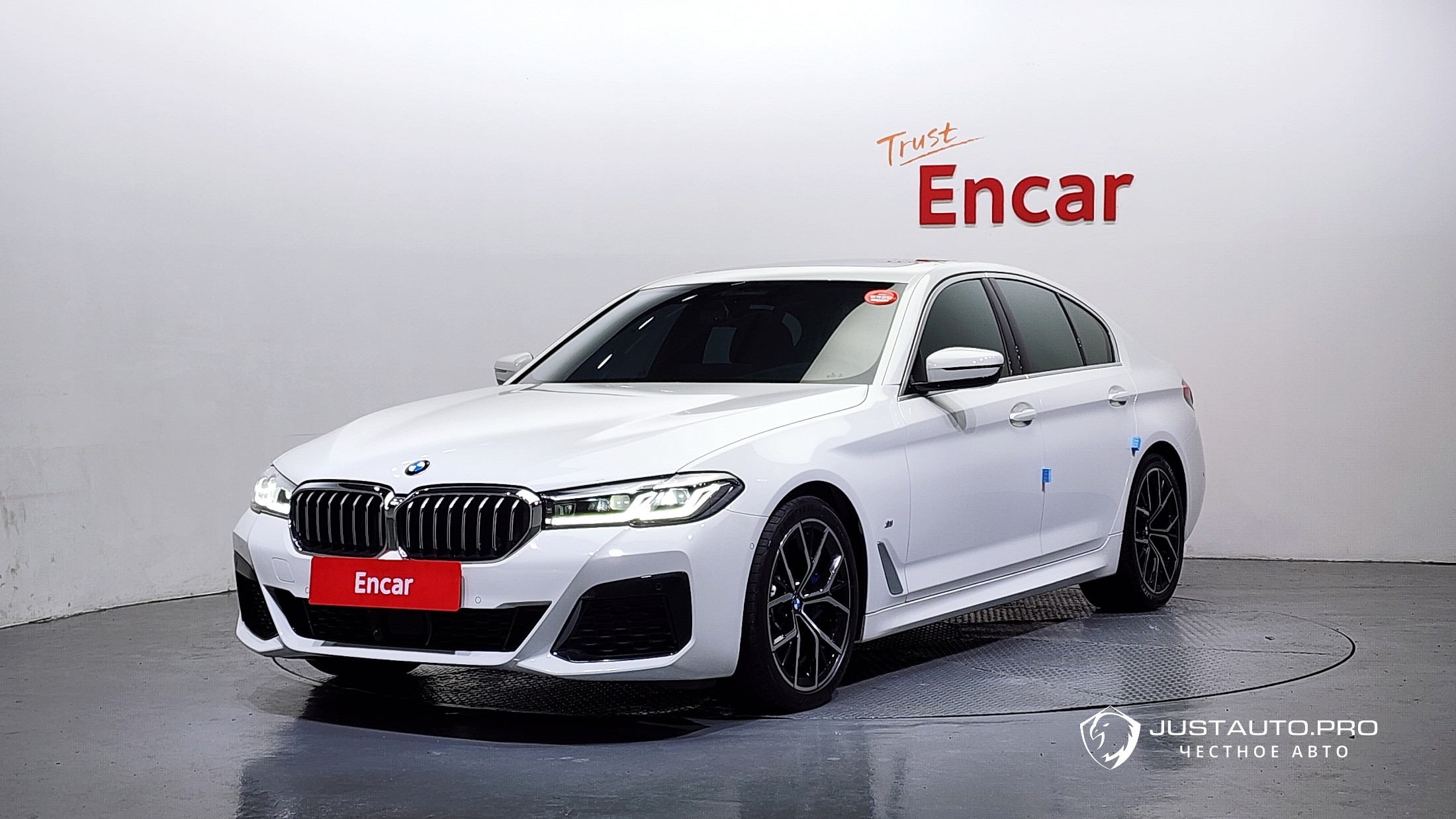 Автомобиль BMW 5-Series