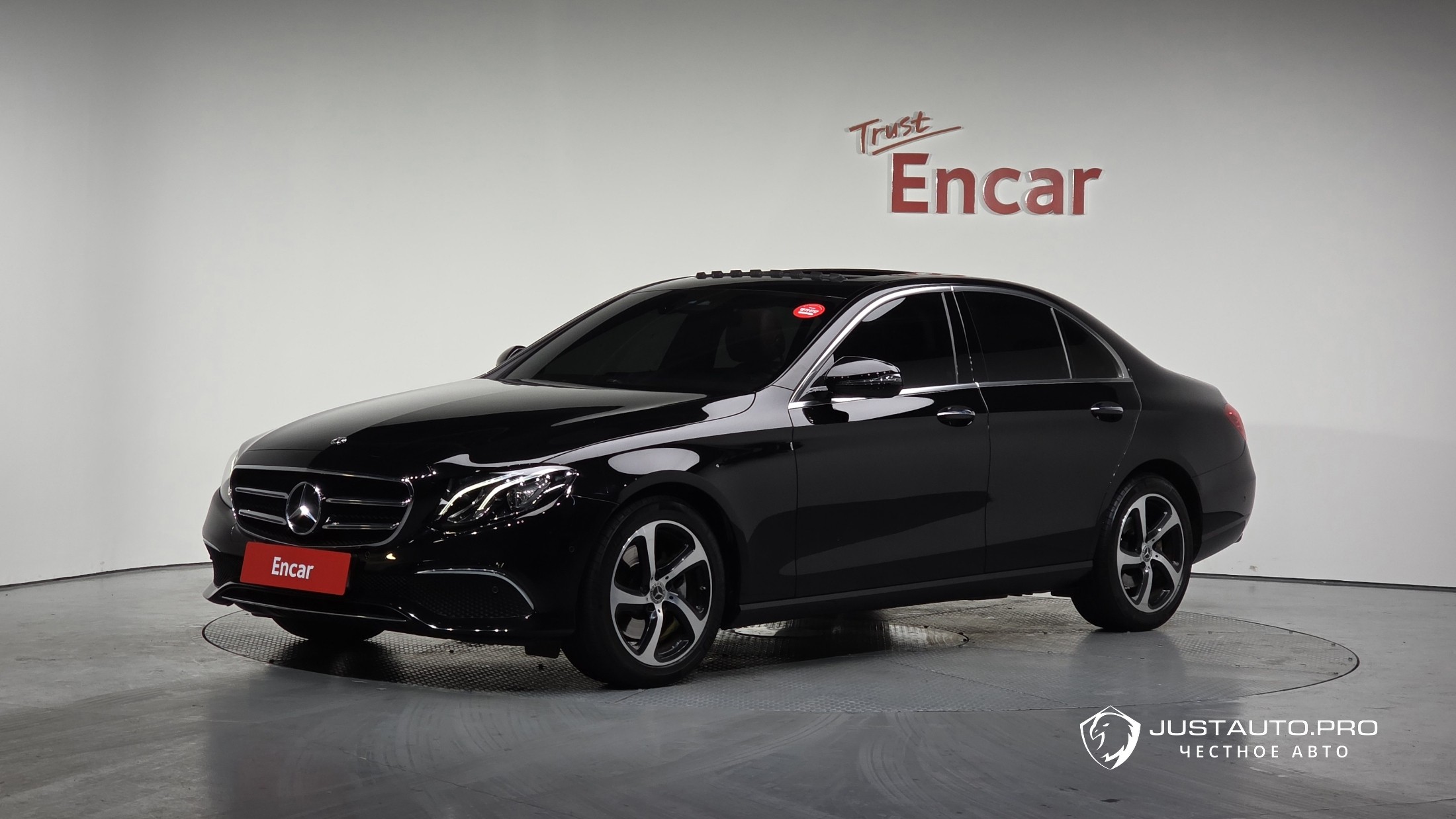 Автомобиль Mercedes-Benz E-Class