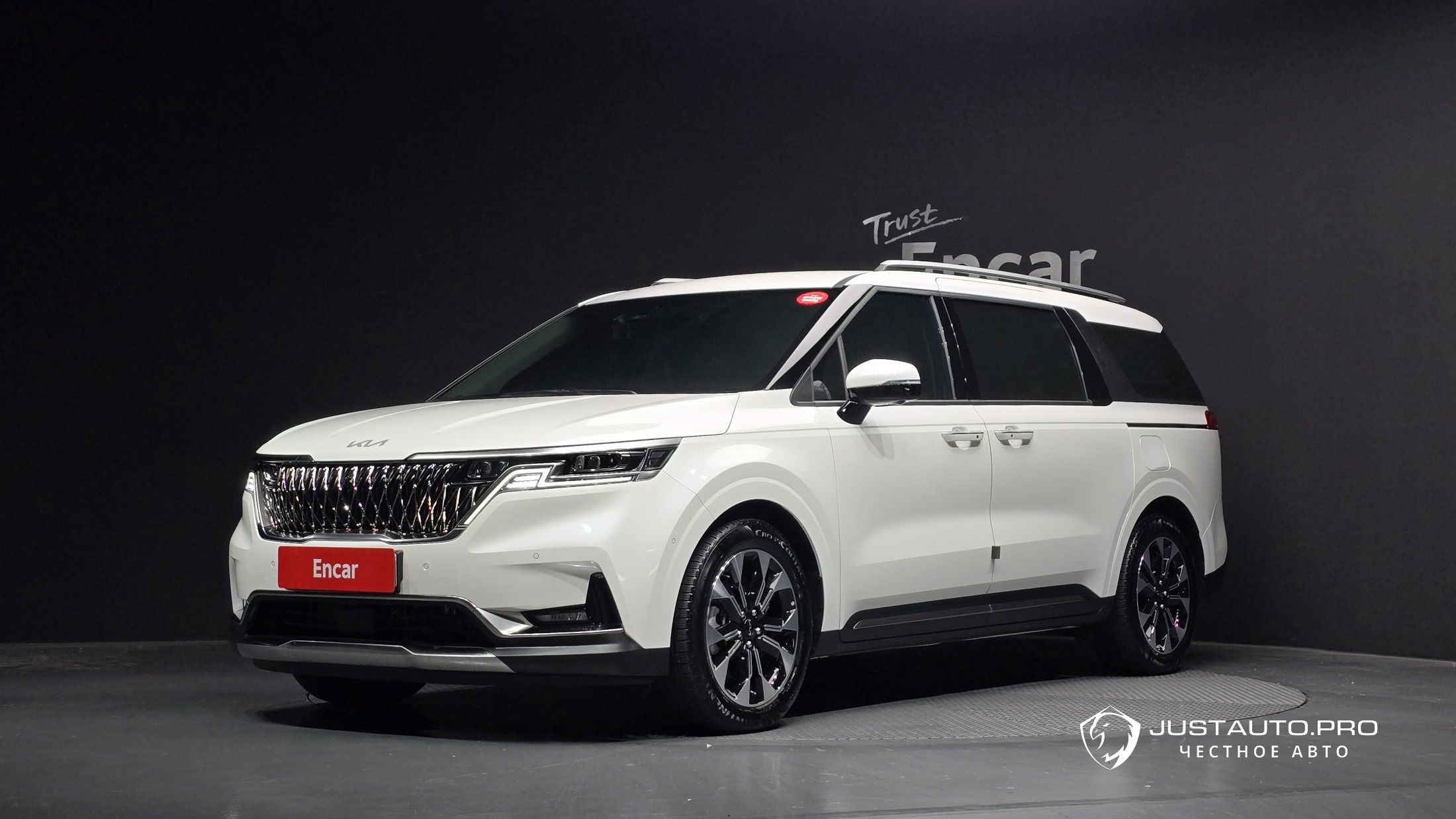 Автомобиль Kia Canival