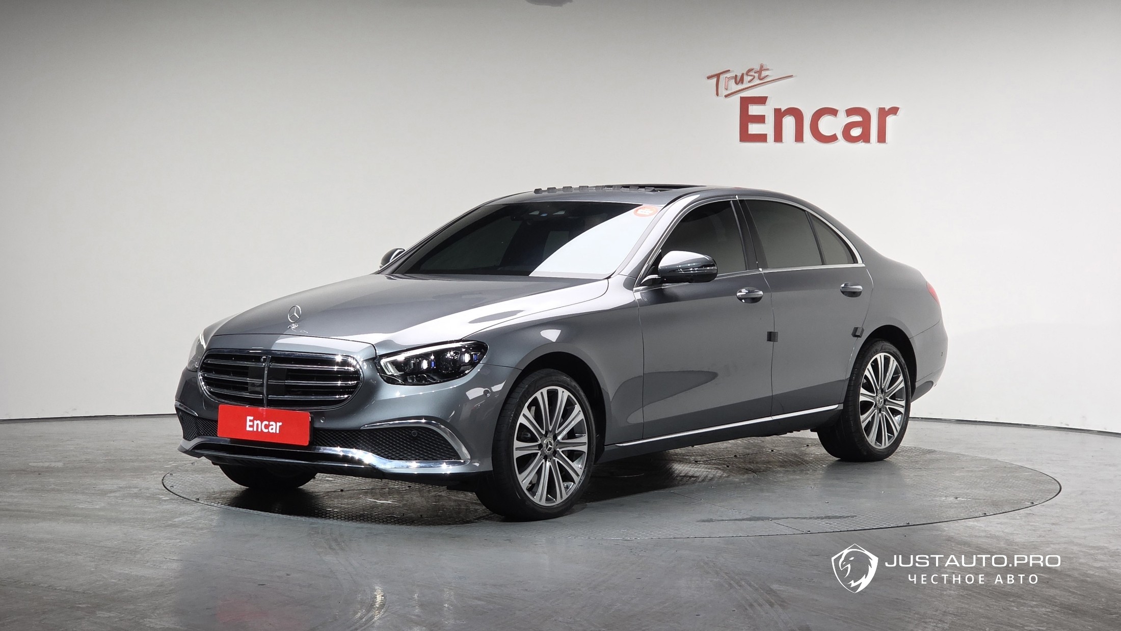 Автомобиль Mercedes-Benz E-Class