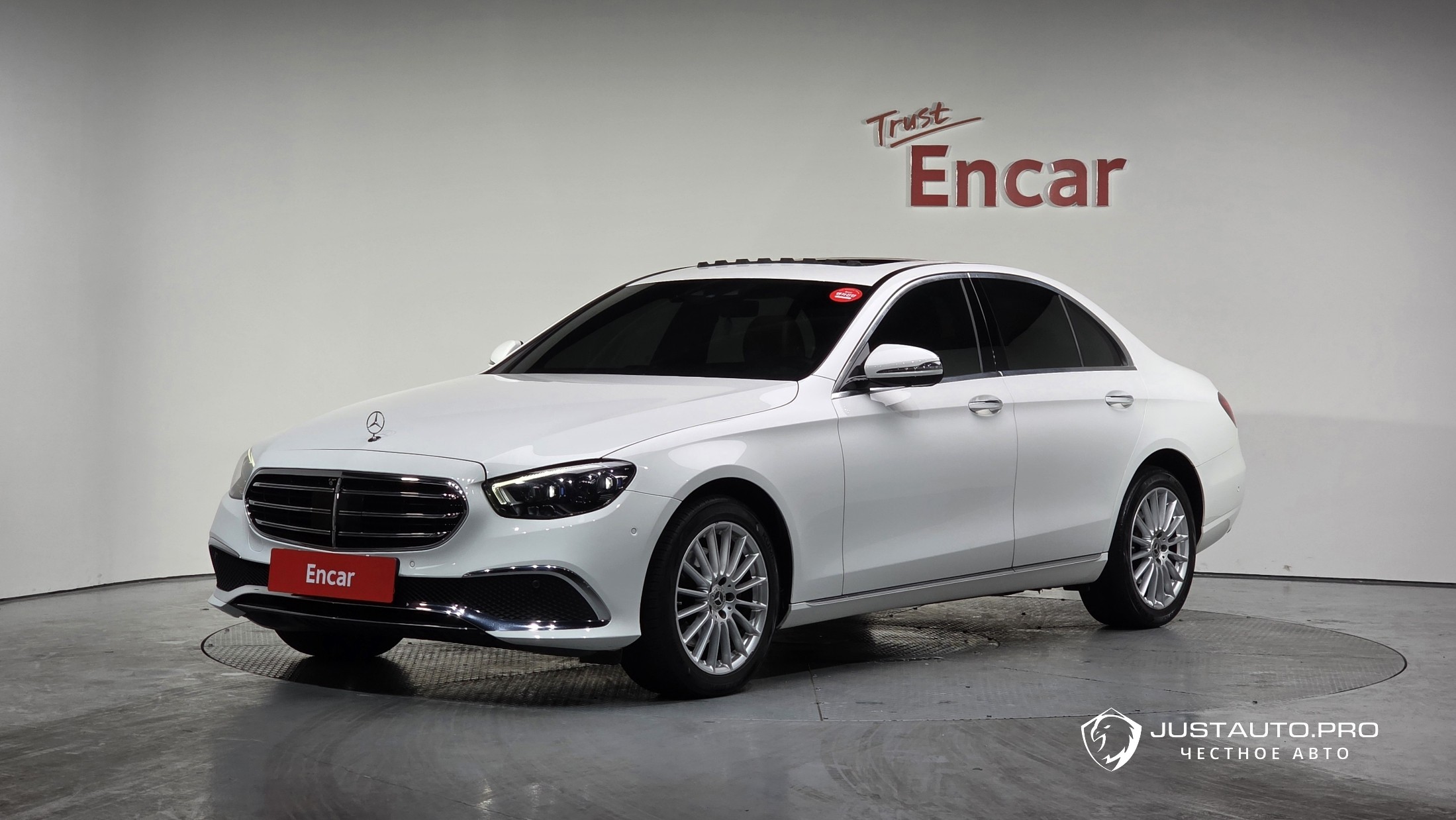 Автомобиль Mercedes-Benz E-Class