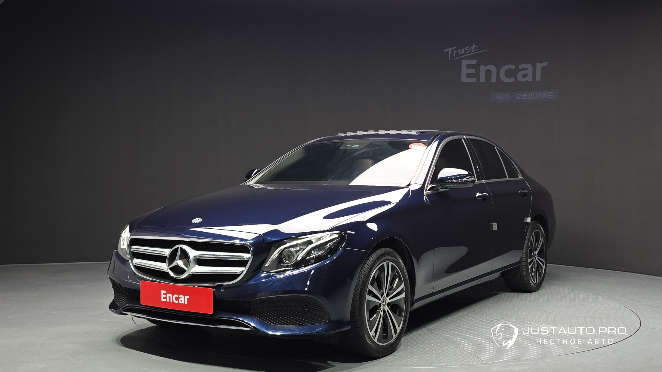 Автомобиль Mercedes-Benz E-Class