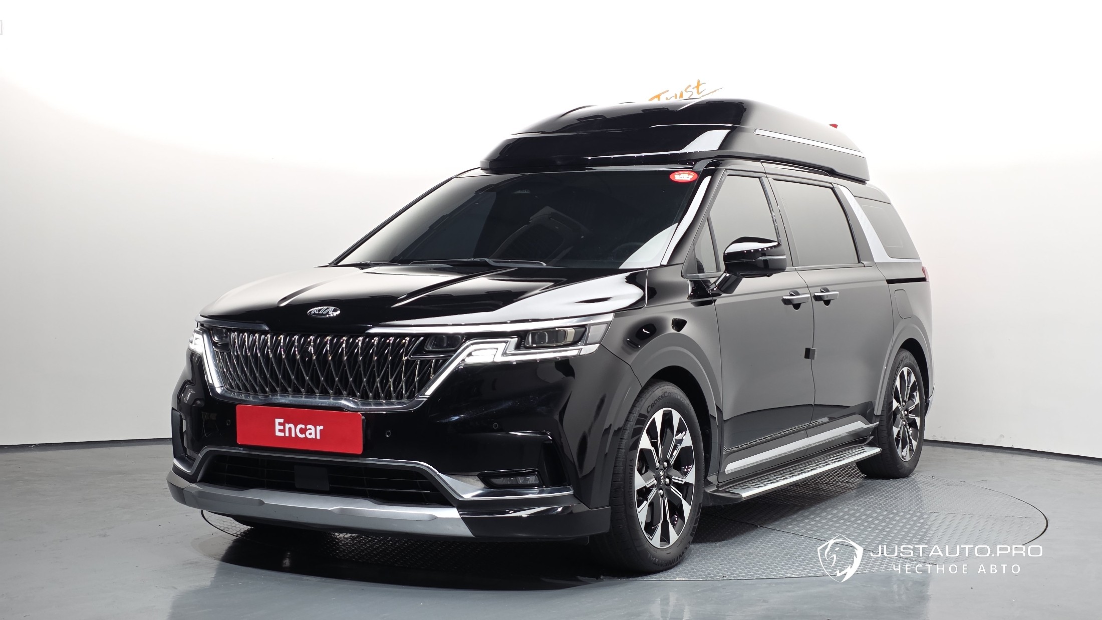 Автомобиль Kia Canival