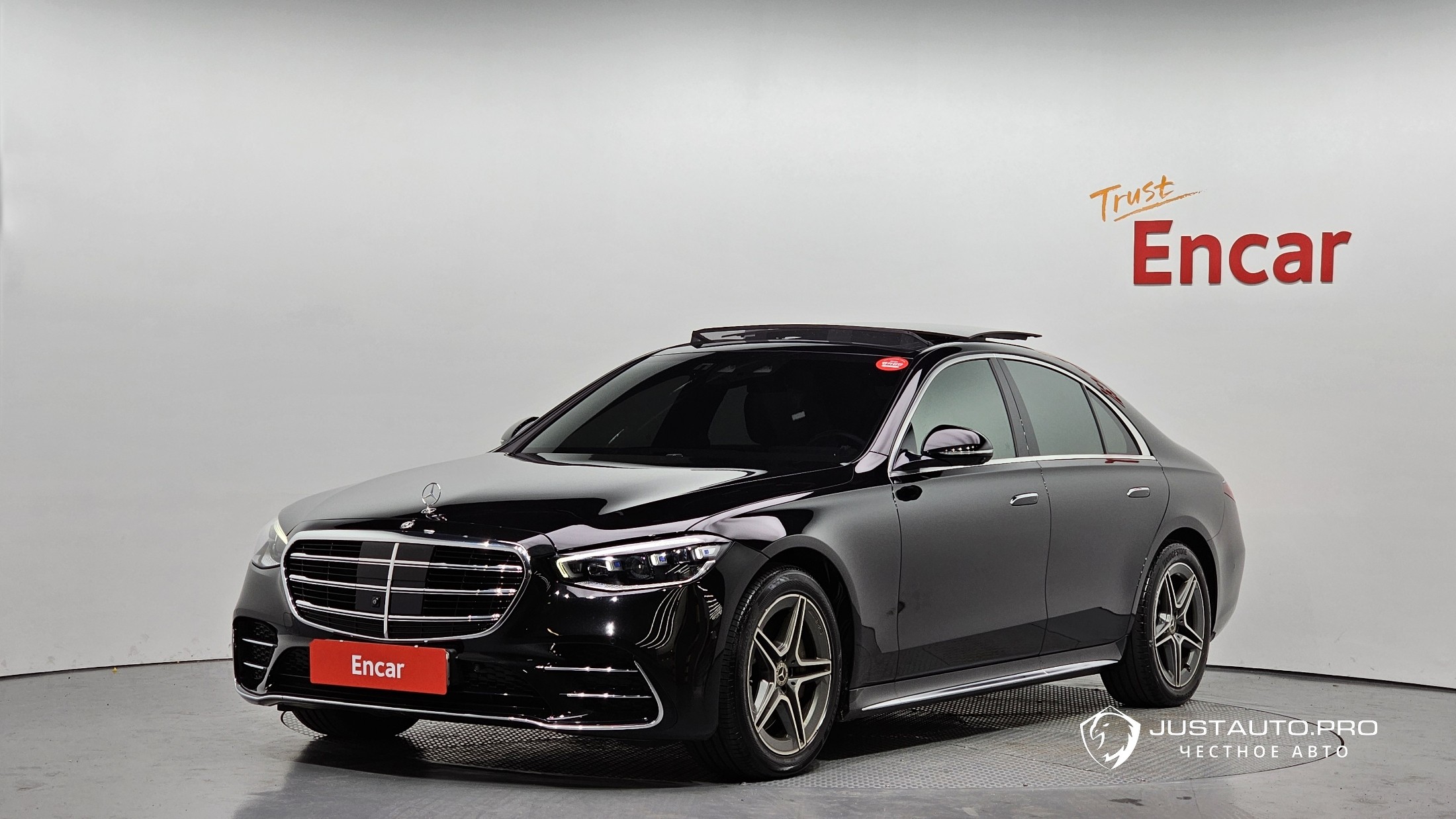Автомобиль Mercedes-Benz S-Class