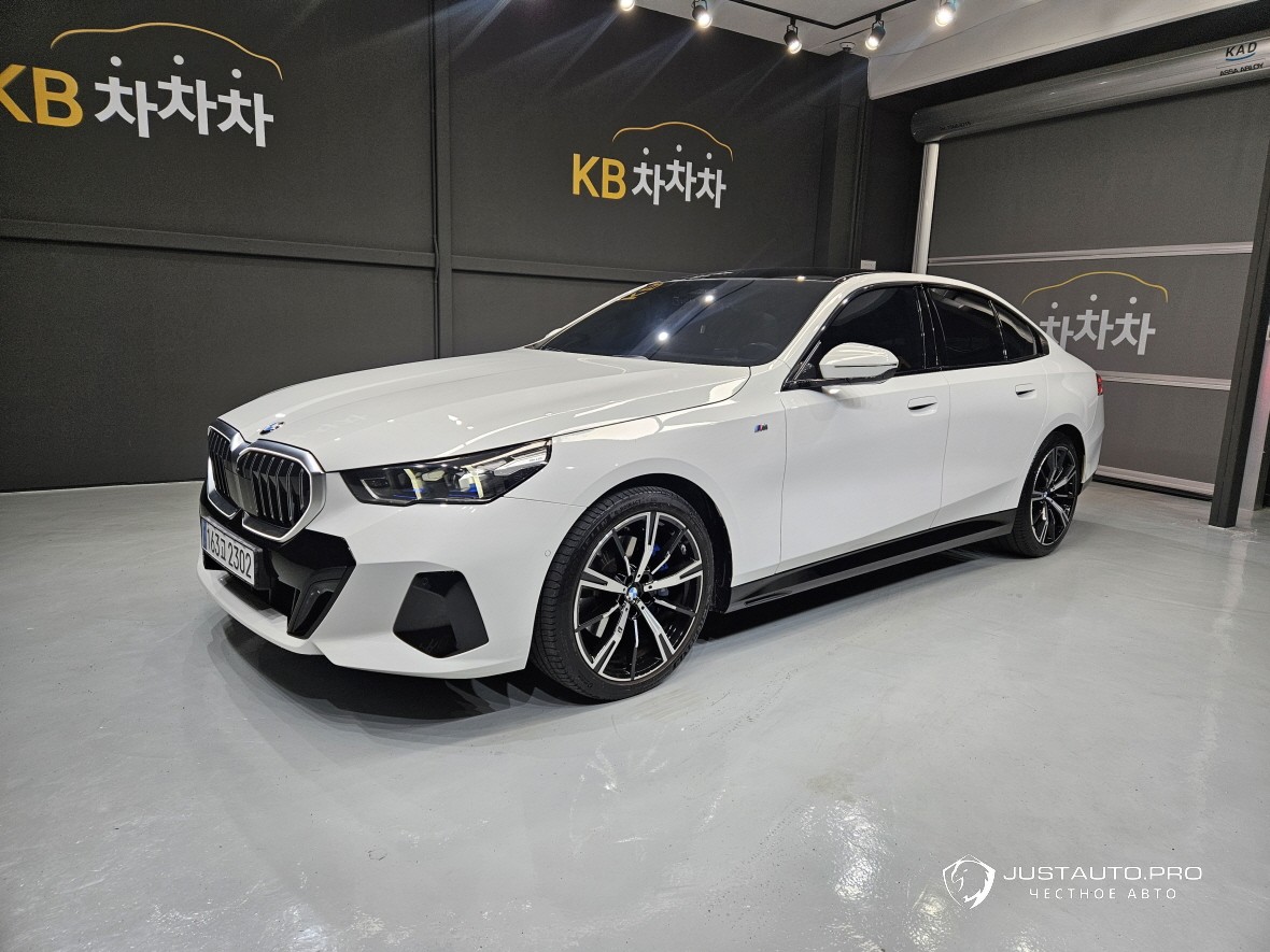 Автомобиль BMW 5-Series