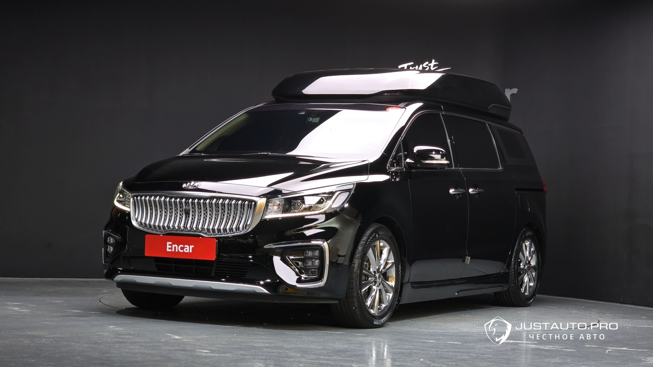 Автомобиль Kia Canival