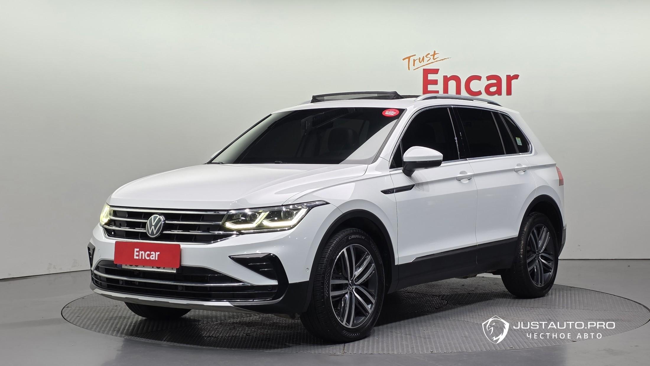 Автомобиль Volkswagen Tiguan