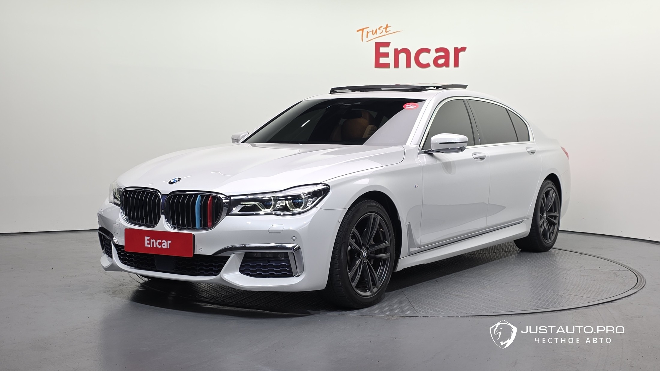 Автомобиль BMW 7-Series