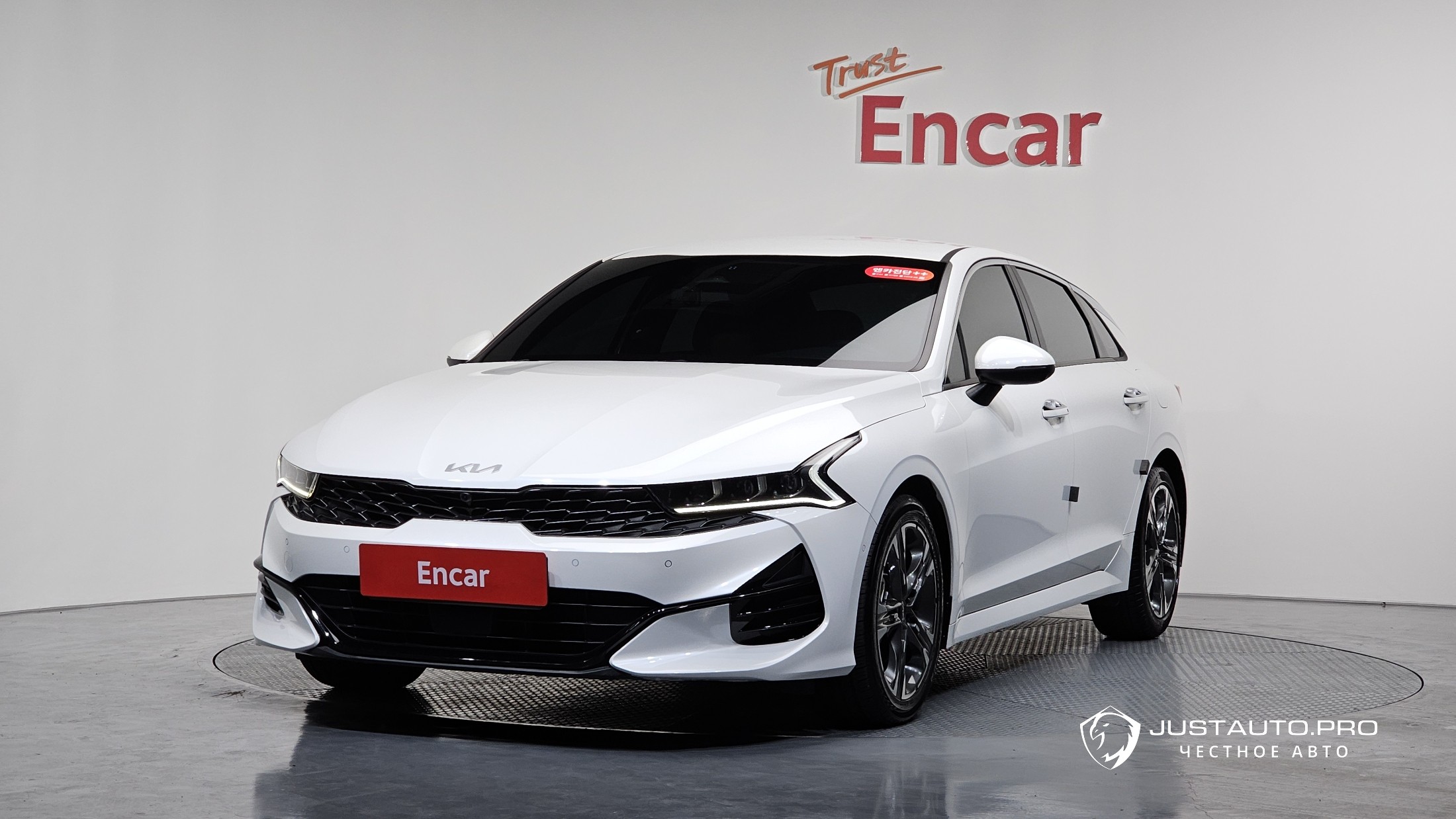 Автомобиль Kia K5