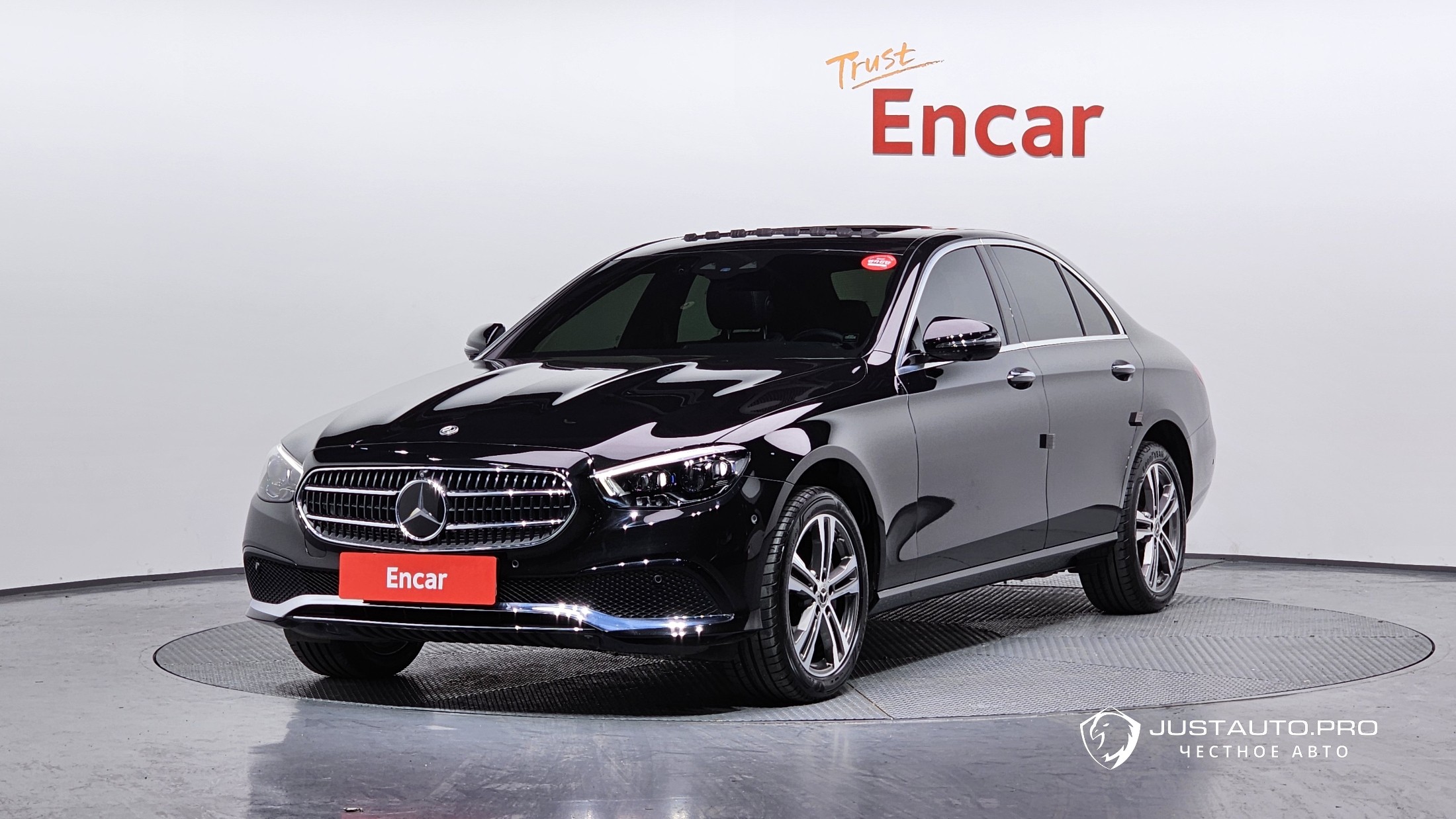 Автомобиль Mercedes-Benz E-Class