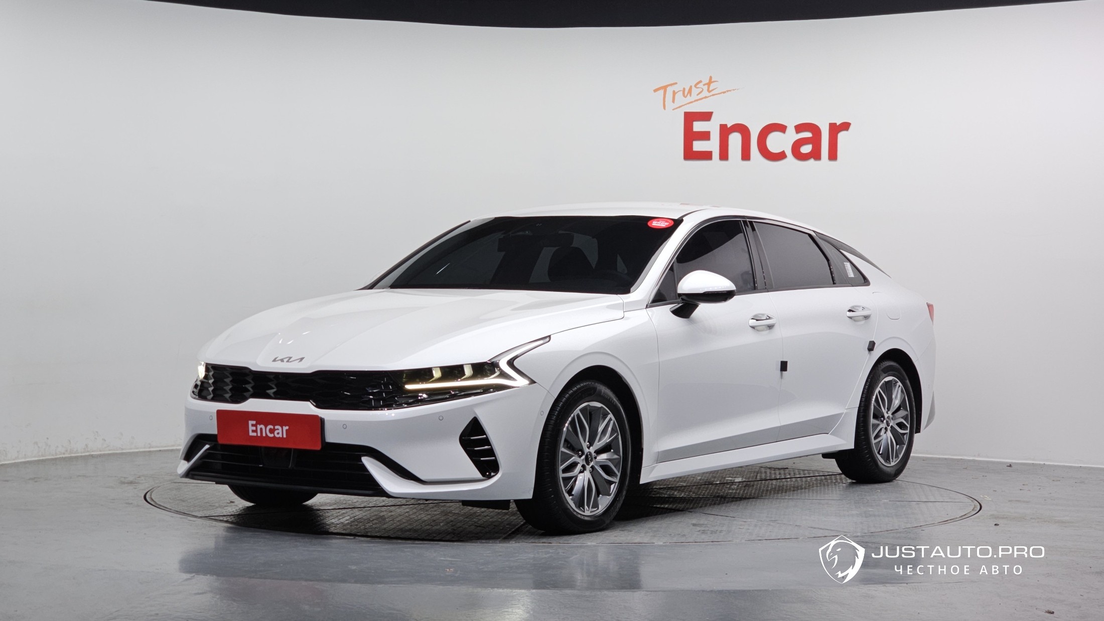 Автомобиль Kia K5