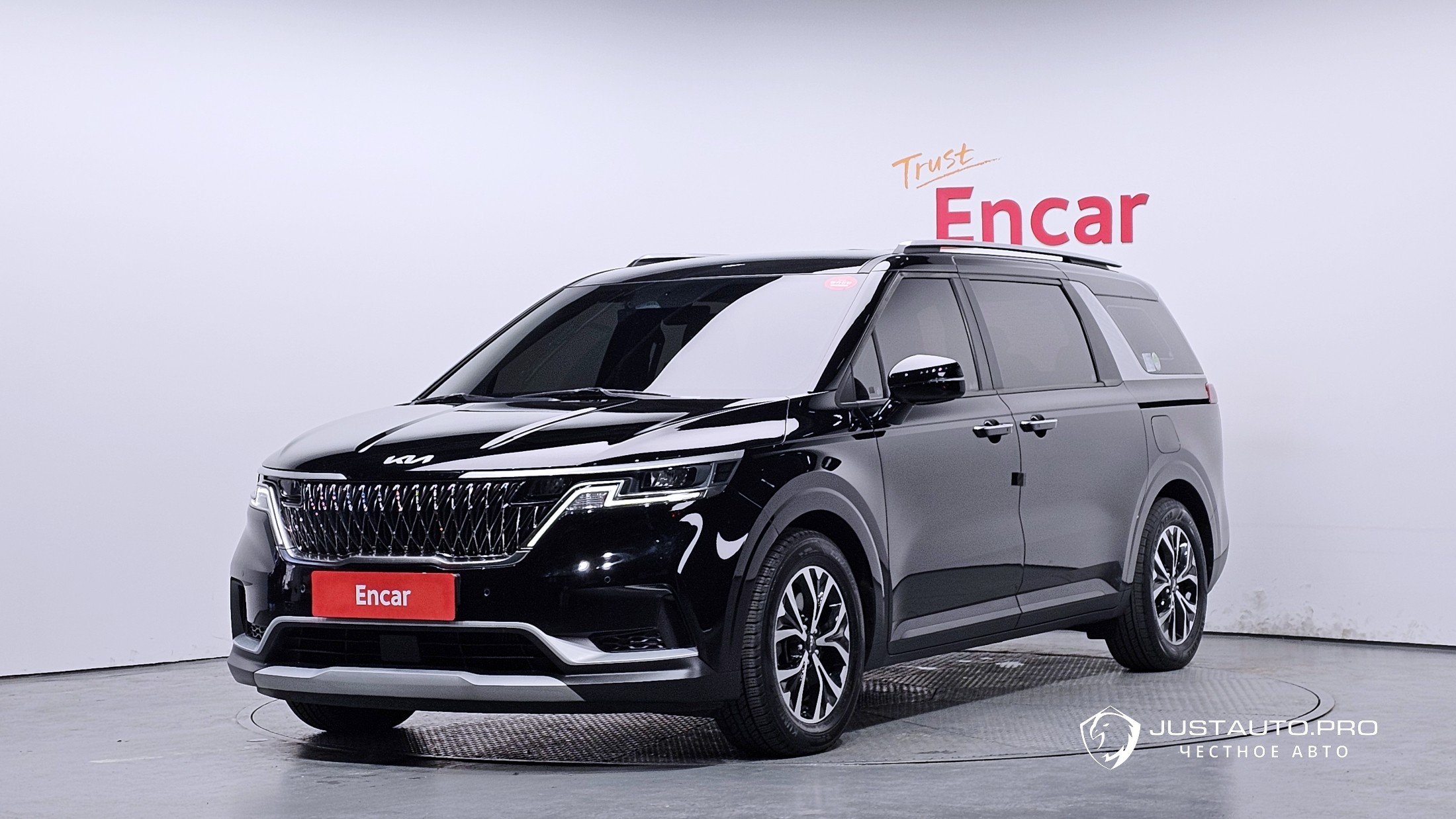 Автомобиль Kia Canival