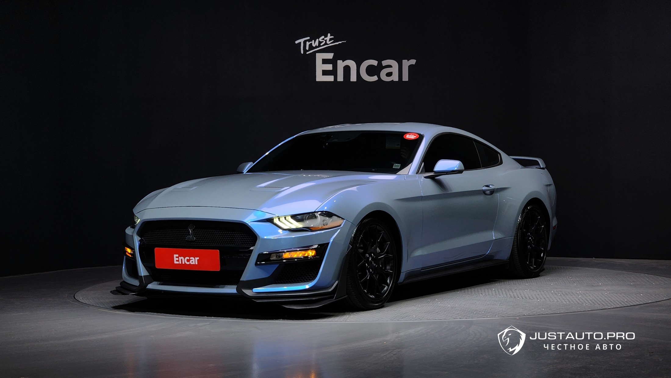 Автомобиль Ford Mustang