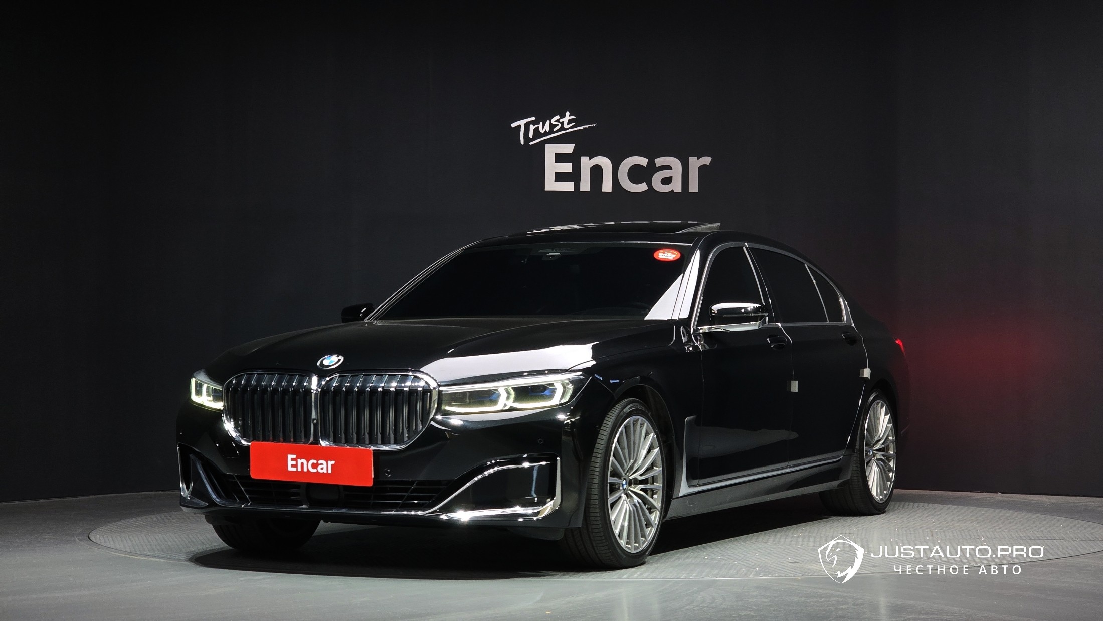 Автомобиль BMW 7-Series