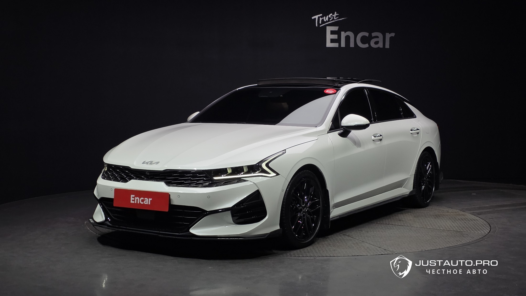 Автомобиль Kia K5